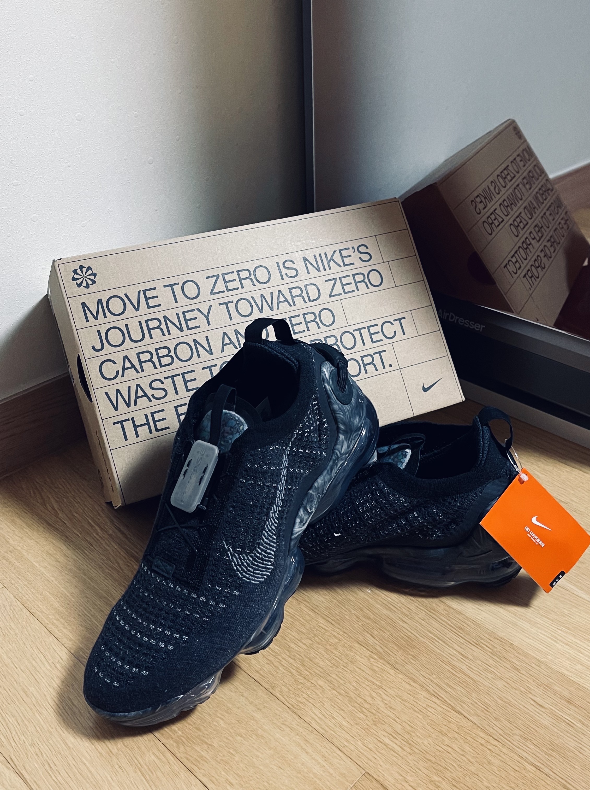 Nike Air VaporMax 2020 Flyknit Black Dark Grey 착용 스타일