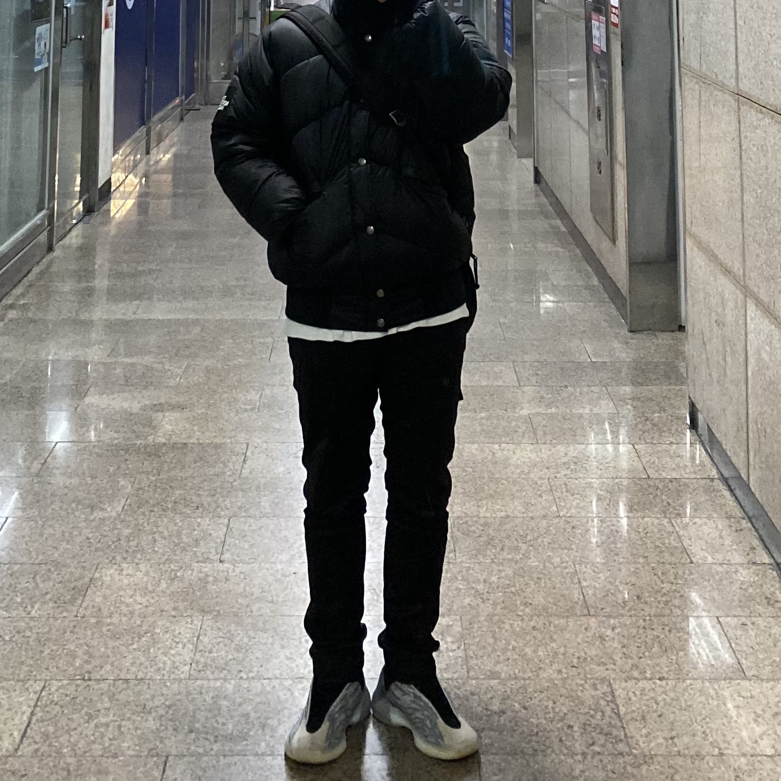 Adidas Yeezy QNTM Lifestyle 착용 스타일