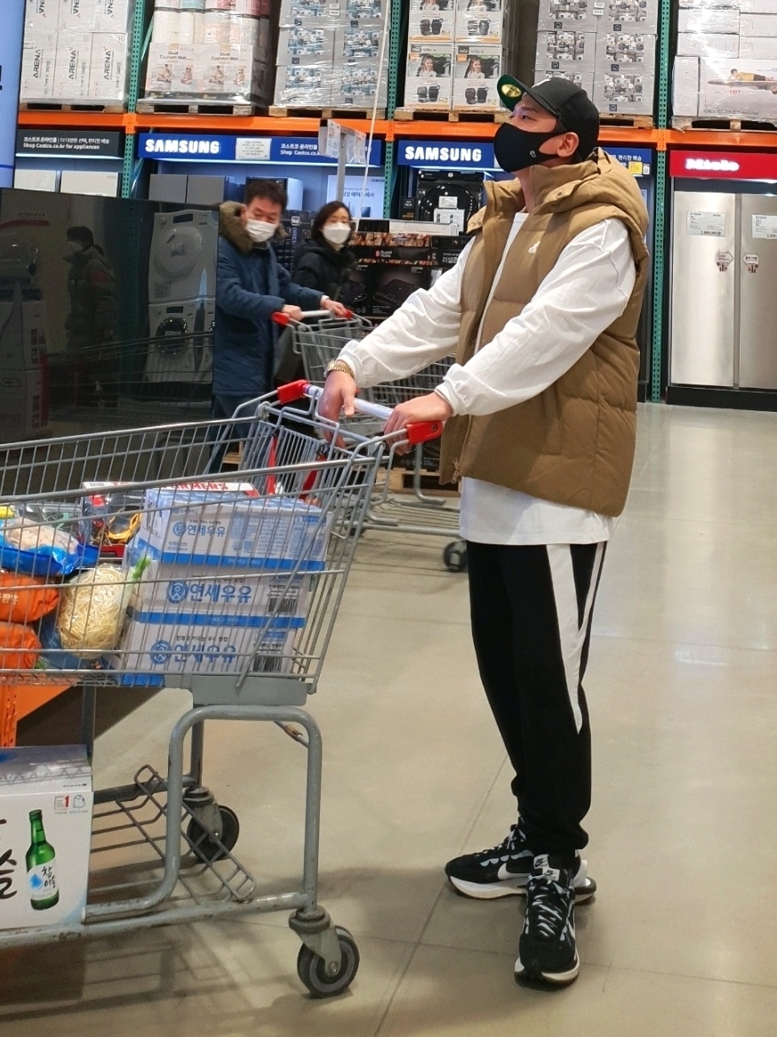 Nike x Sacai VaporWaffle Black White 착용 스타일 - 4