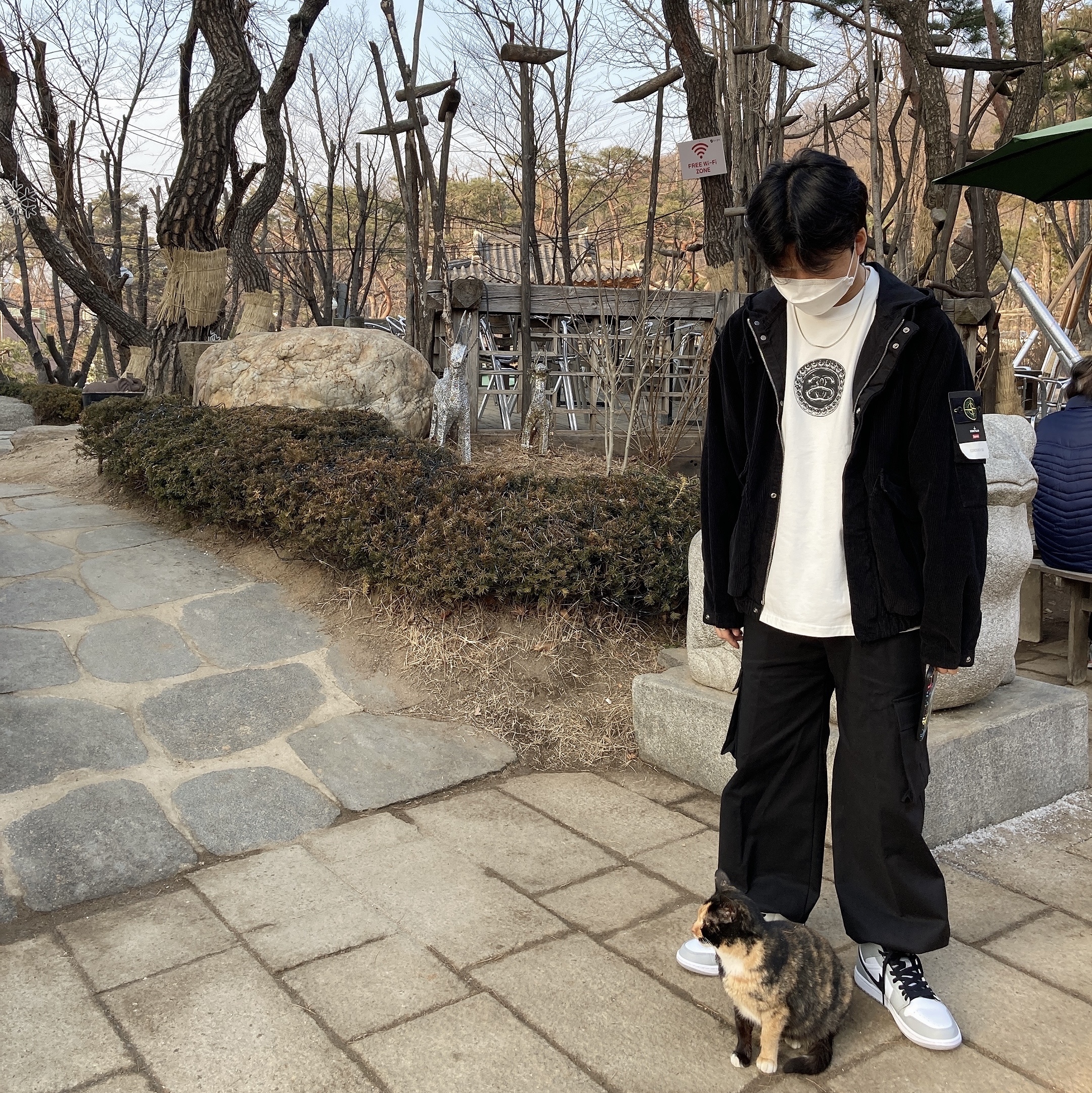 Supreme x Stone Island Corduroy Jacket Black - 20FW, Nike x Stussy Big Swoosh LS T-Shirt White - Asia 착용 스타일