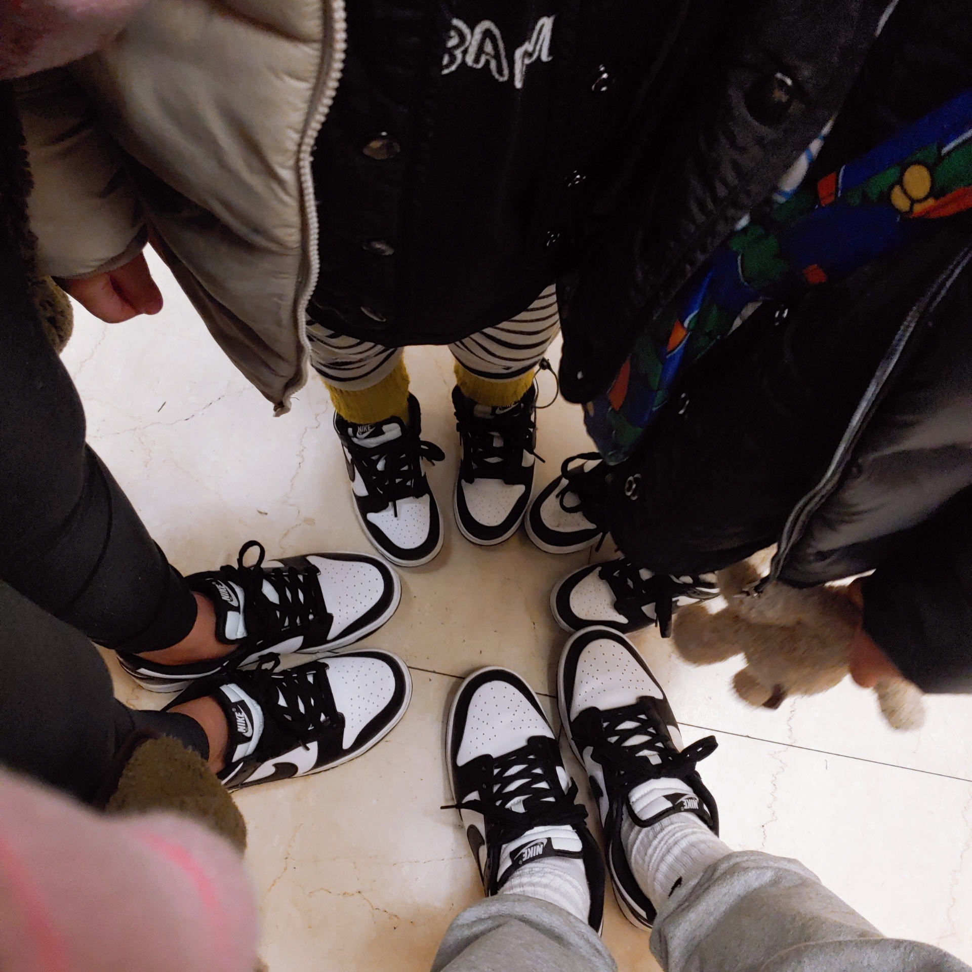 Nike Dunk Low Retro Black, (GS) Nike Dunk Low Black 착용 스타일 - 1