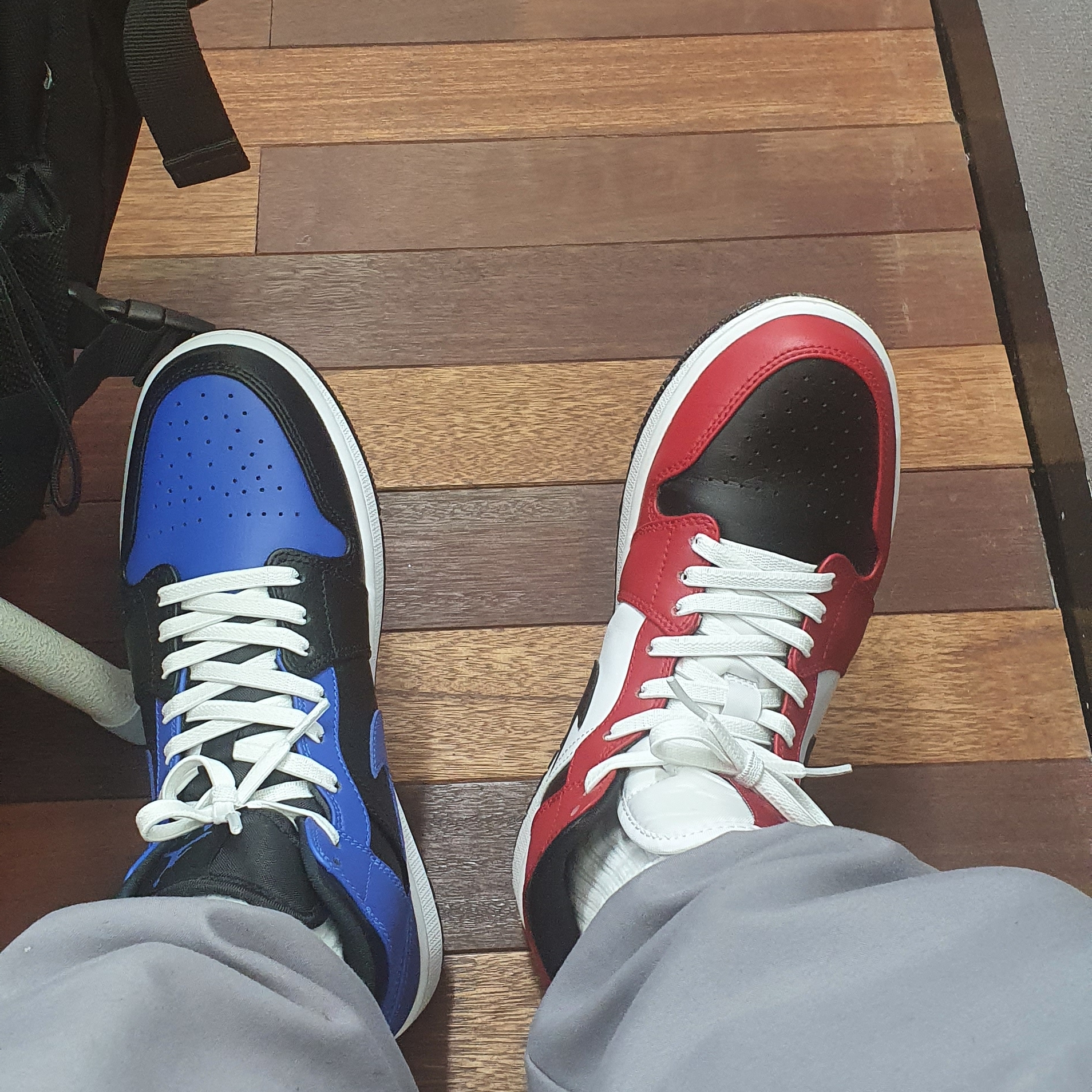 Jordan 1 Mid Black Hyper Royal, Jordan 1 Mid Chicago Black Toe 착용 스타일