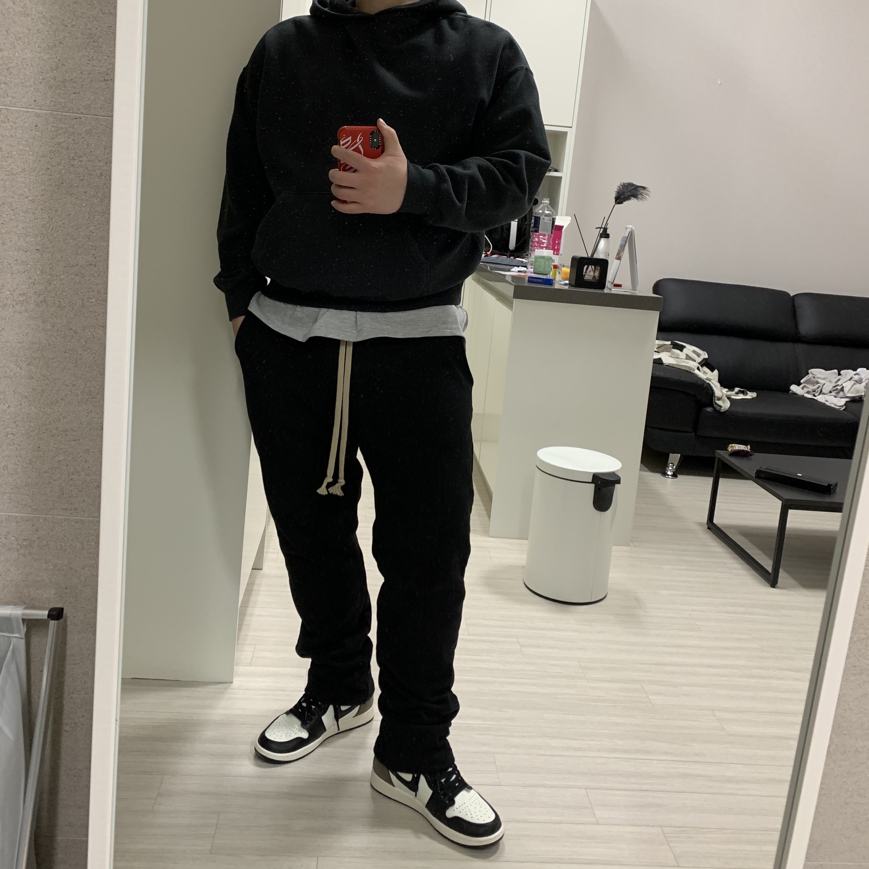 Jordan 1 Retro High OG Black Mocha 착용 스타일