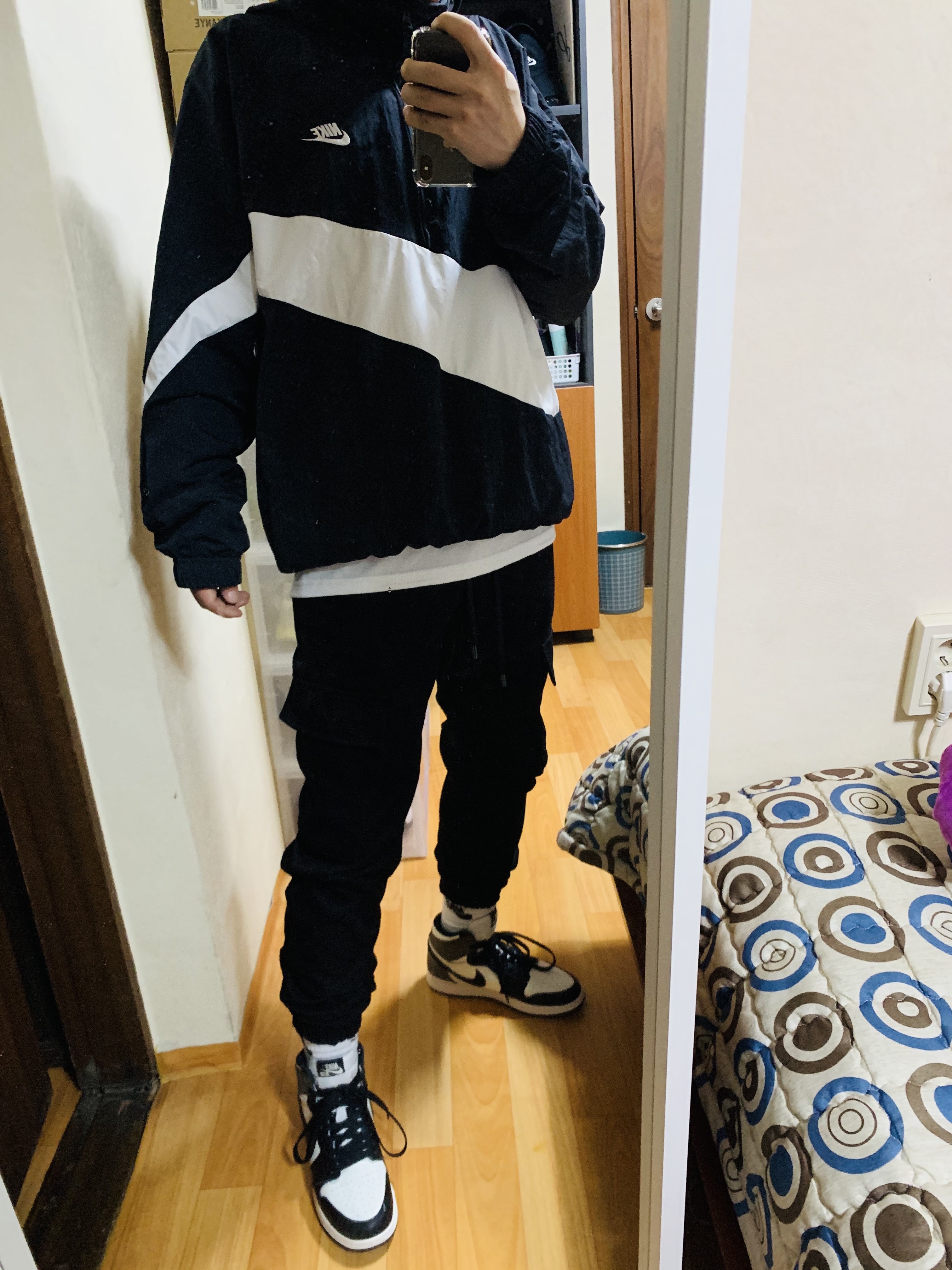 (GS) Jordan 1 Retro High OG Black Mocha 착용 스타일