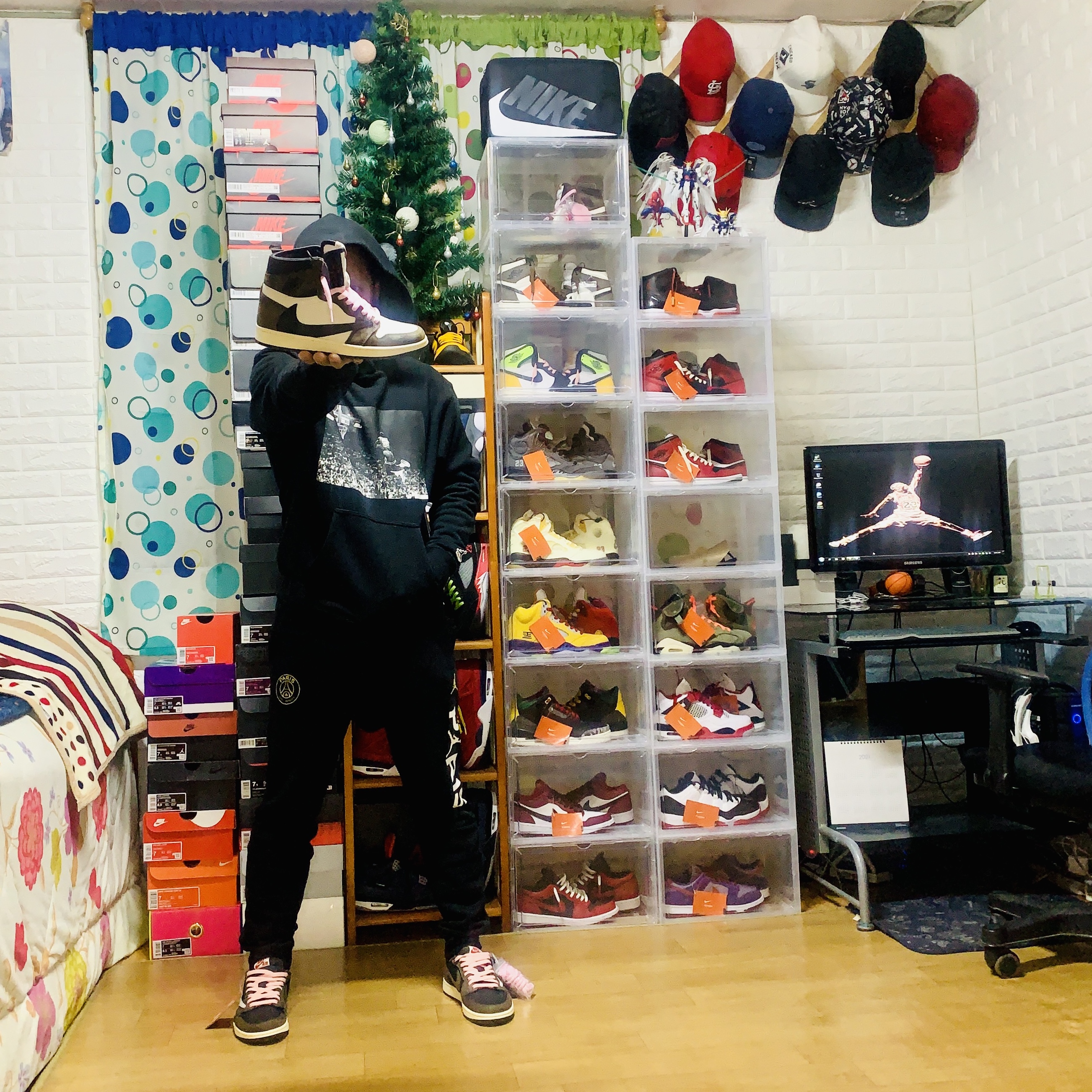 Jordan 1 x Travis Scott Retro High OG SP Mocha, Jordan 4 Retro OG Fire Red 2020 착용 스타일 - 2