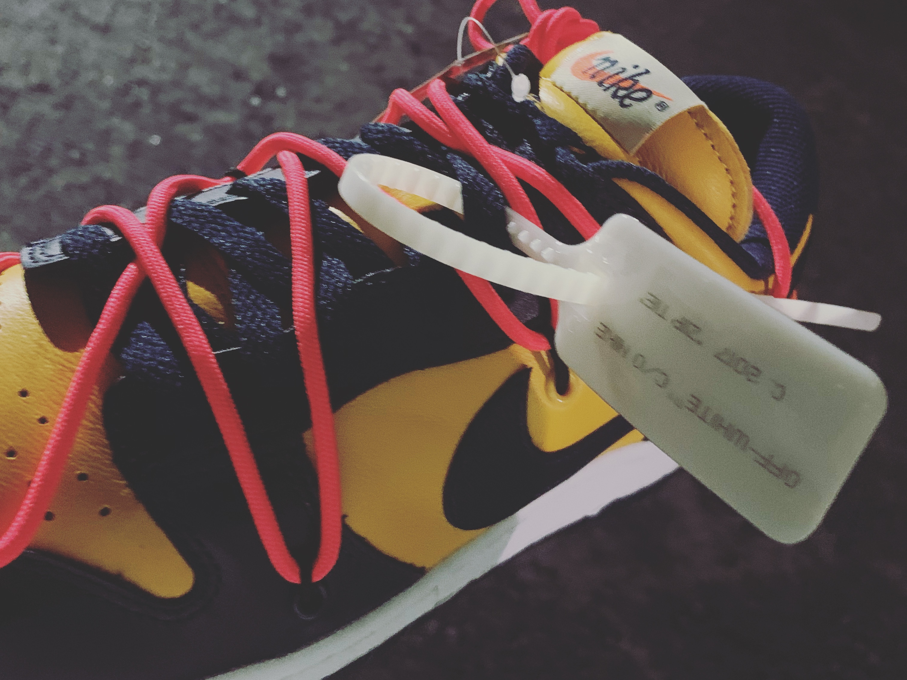 Nike x Off-White Dunk Low University Gold Midnight Navy 착용 스타일