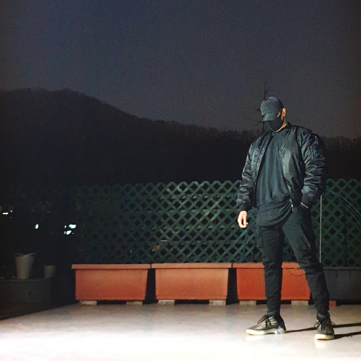 Adidas Yeezy QNTM Barium 착용 스타일 - 1