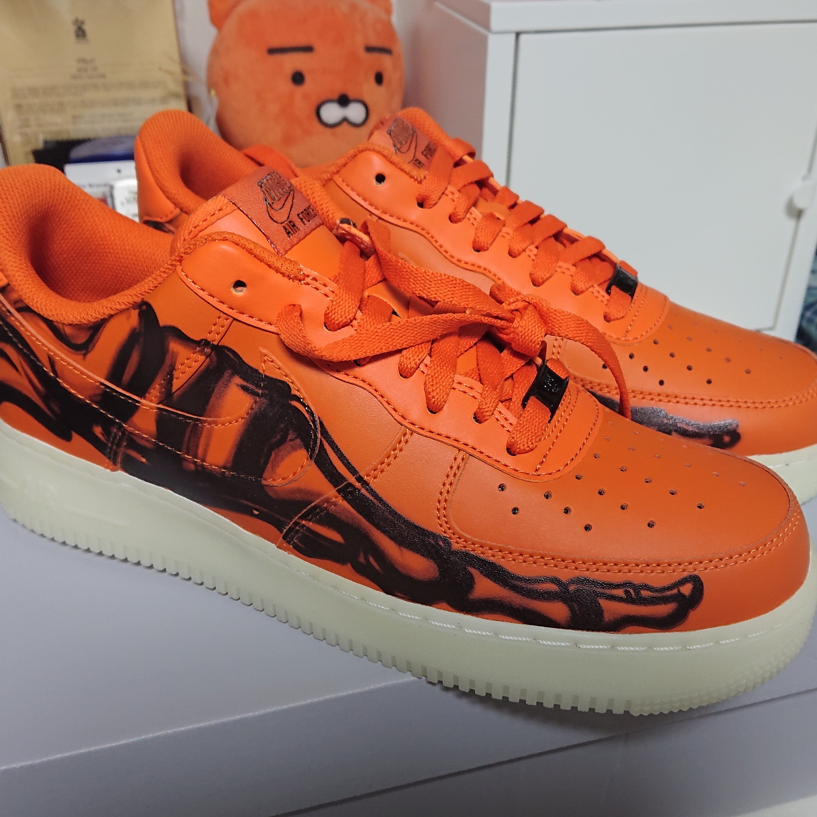Nike Air Force 1 Low '07 Orange Skeleton 착용 스타일 - 2