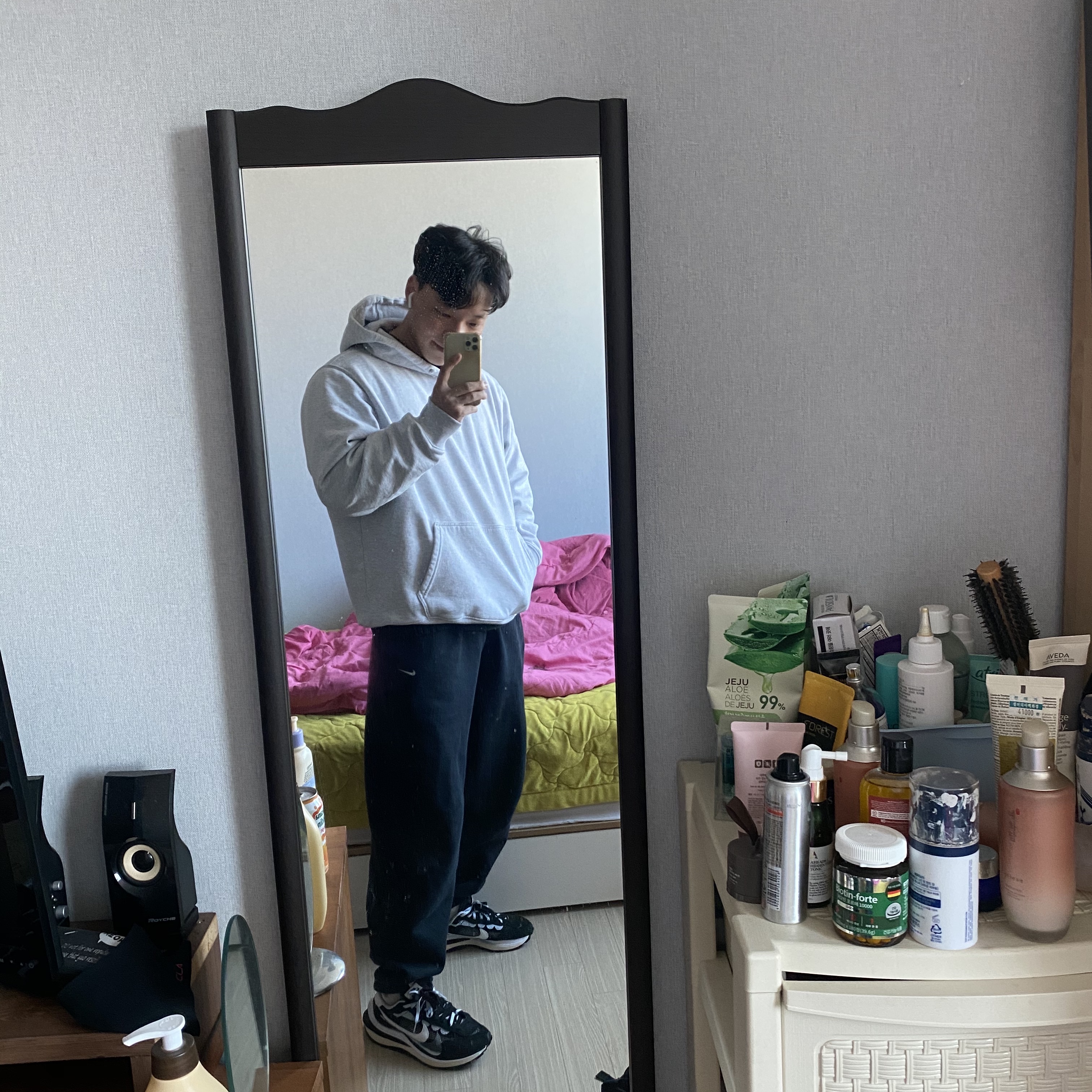 Nike x Sacai VaporWaffle Black White, Nike M NRG Sweatpants Black 착용 스타일