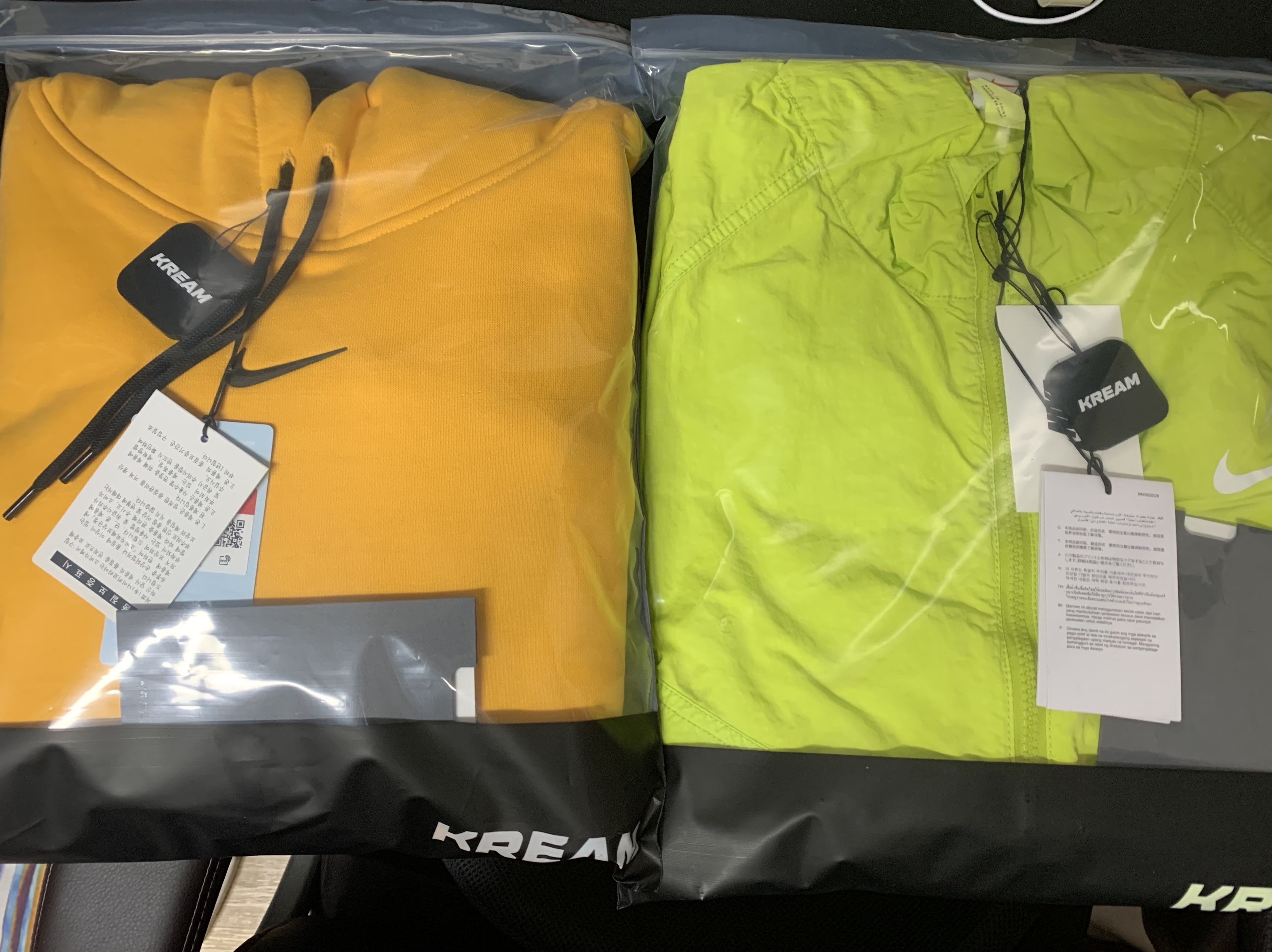 Nike x Drake Nocta Essential Hoodie University Gold - Asia, Nike x Stussy Windrunner Jacket Bright Cactus 착용 스타일