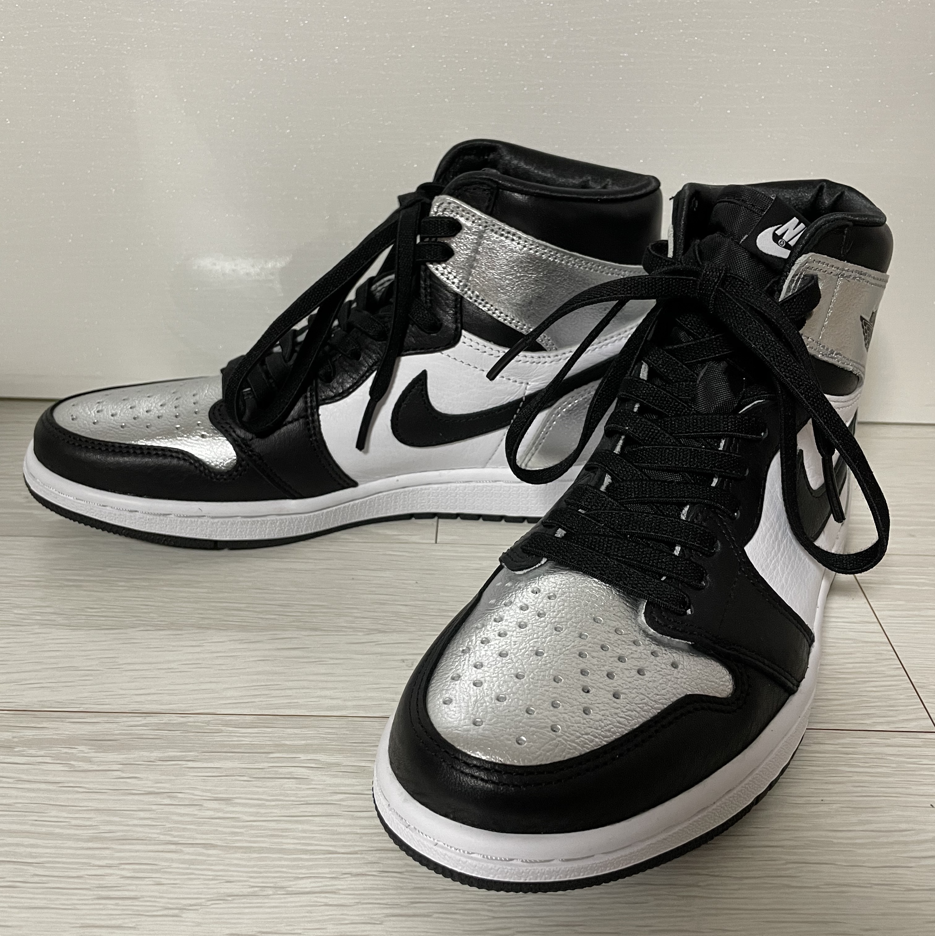 (W) Jordan 1 Retro High OG Silver Toe 착용 스타일 - 4