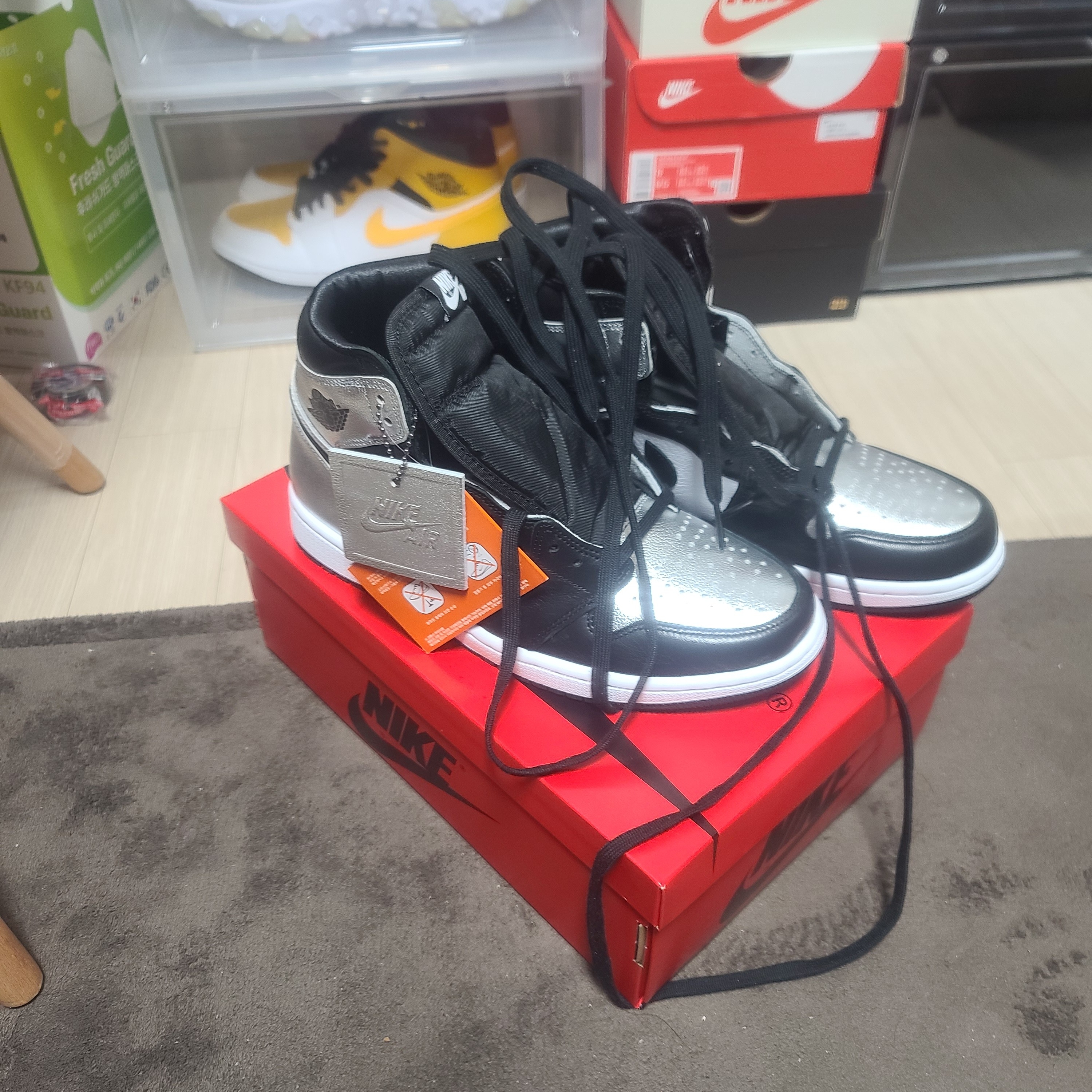 (W) Jordan 1 Retro High OG Silver Toe 착용 스타일 - 3