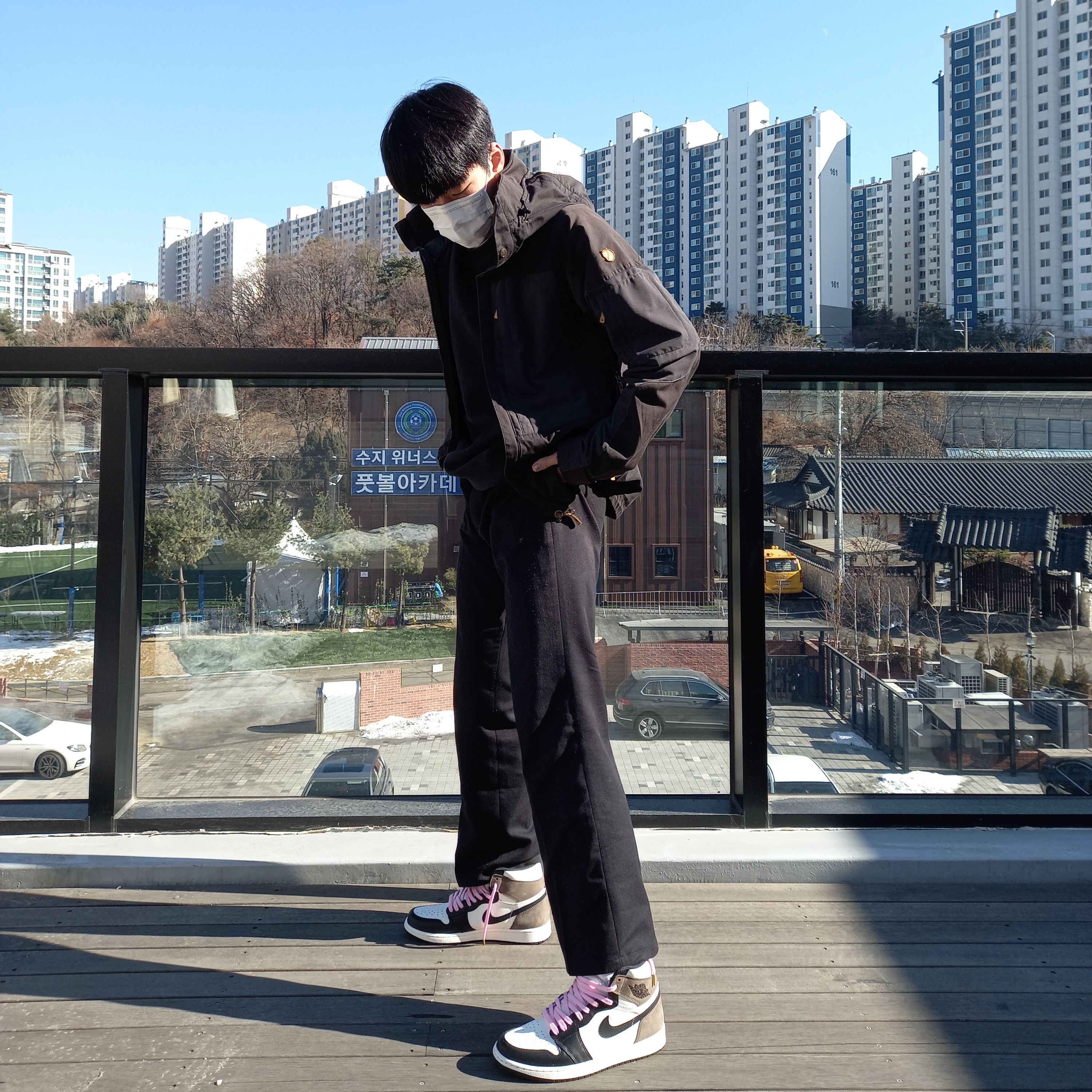 Jordan 1 Retro High OG Black Mocha 착용 스타일
