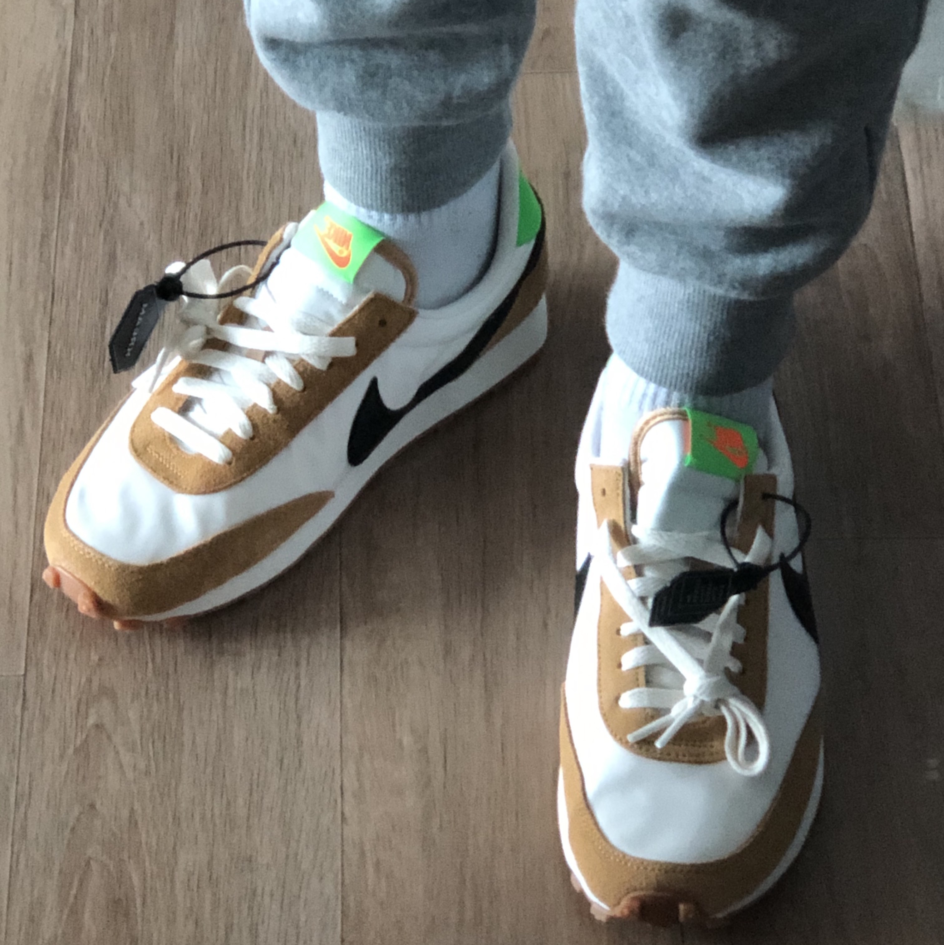 (W) Nike Daybreak Wheat 착용 스타일 - 2