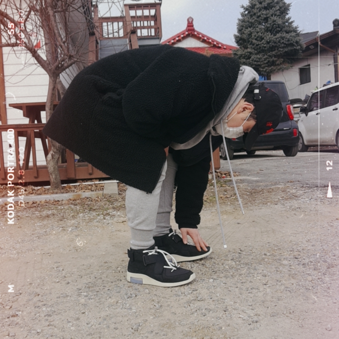 Nike x Fear of God Air Fear of God Raid Black 착용 스타일 - 1