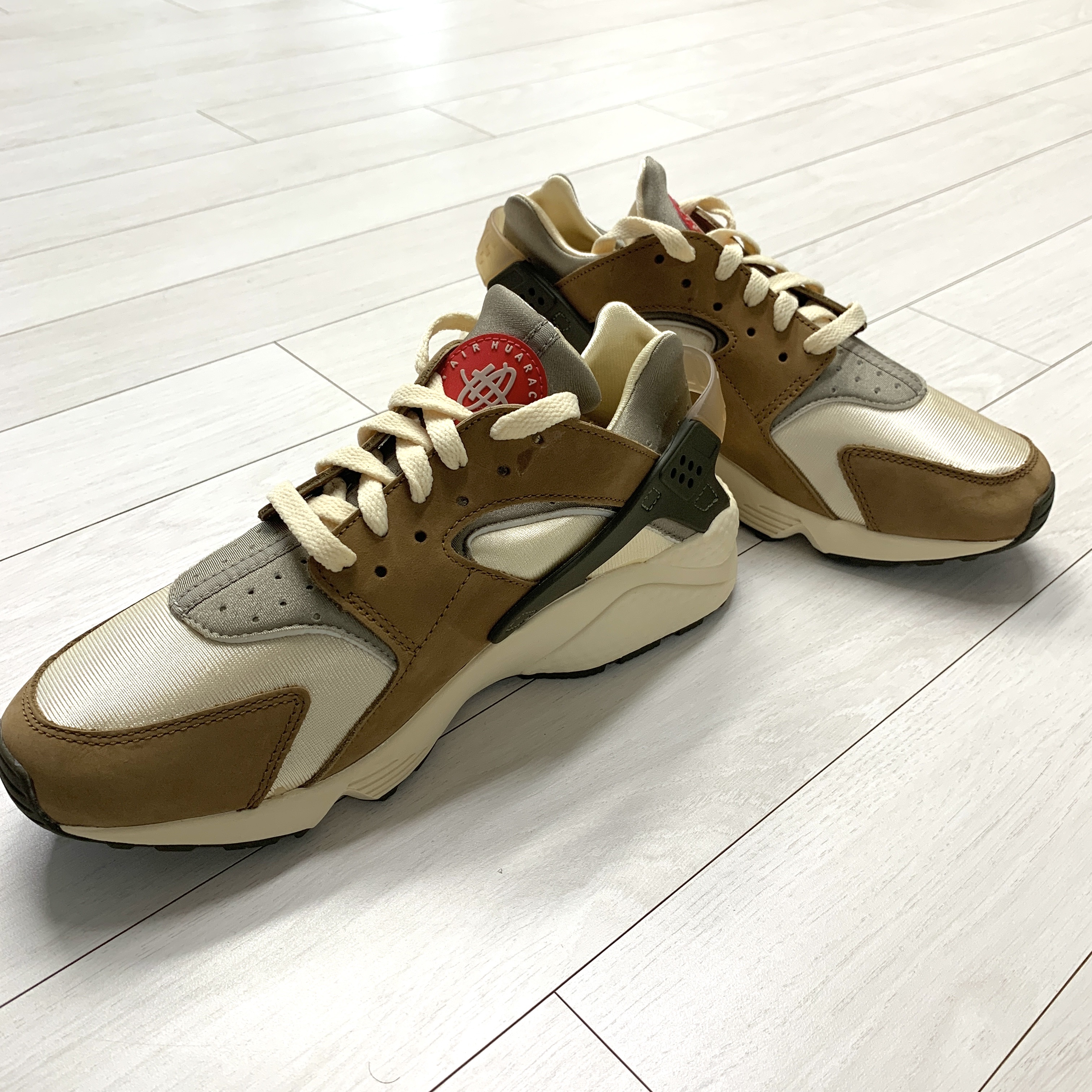 Nike x Stussy Air Huarache LE Desert Oak 착용 스타일