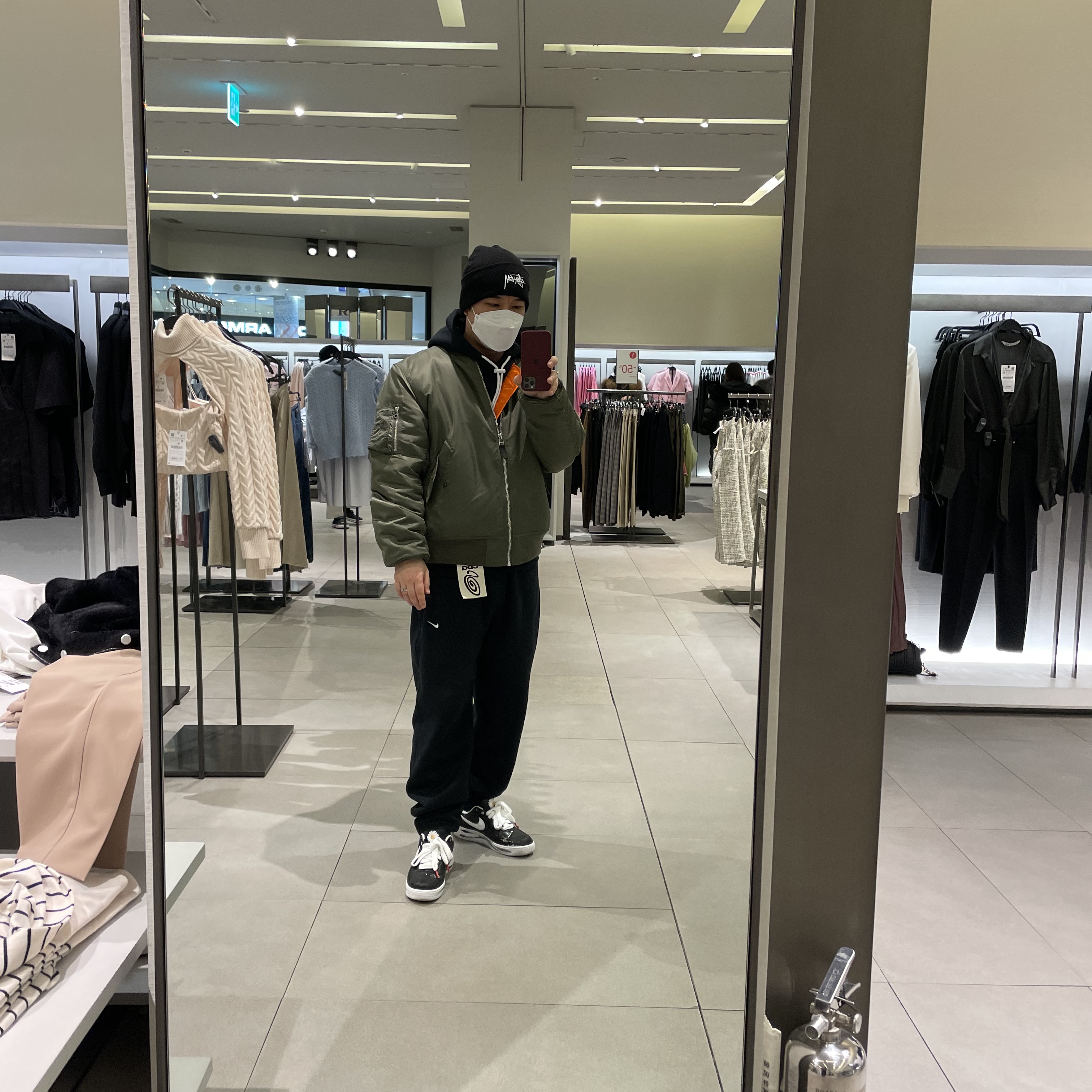 Nike x Stussy Cuff Beanie Black, Stussy x CDG MA-1 Jacket Olive 착용 스타일