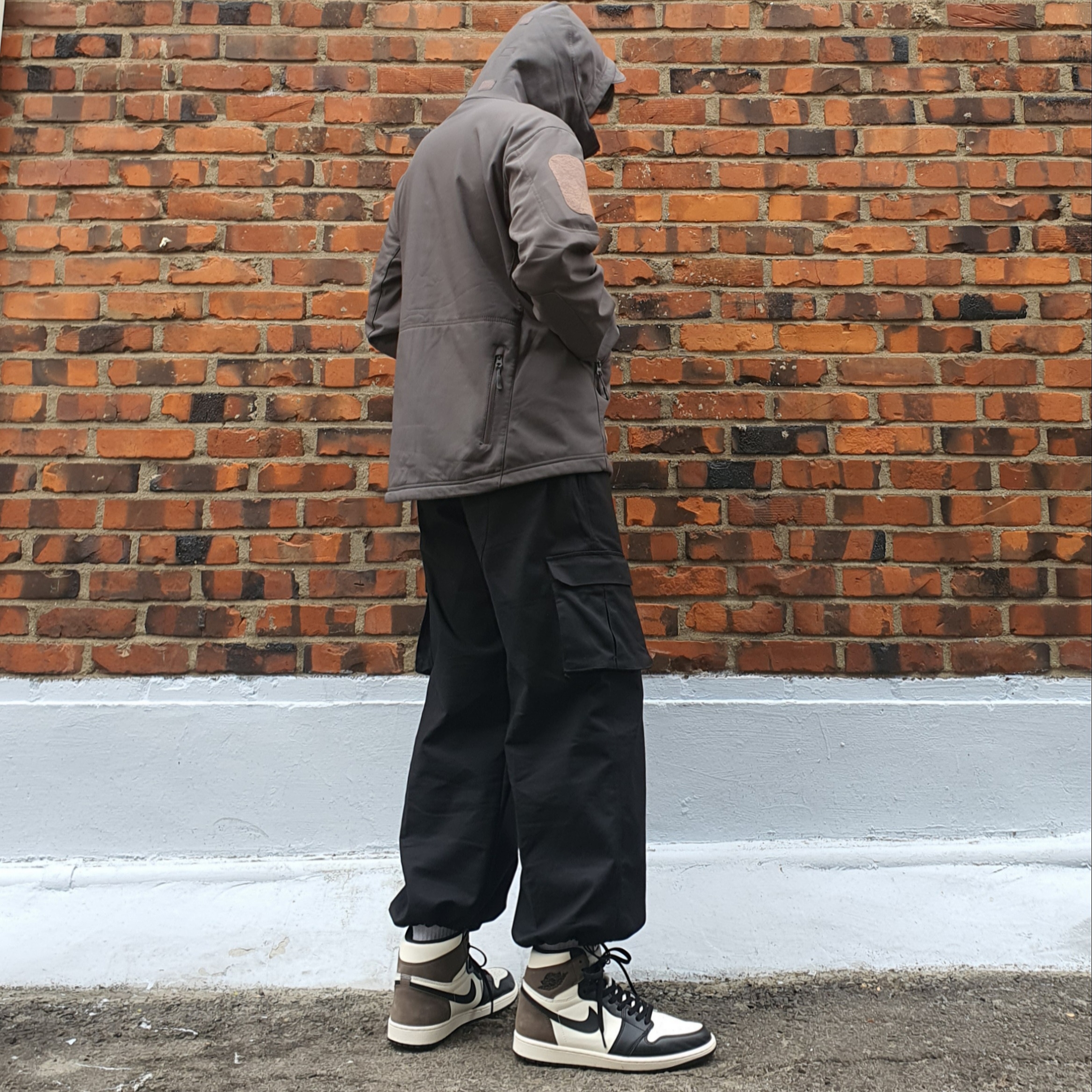 Jordan 1 Retro High OG Black Mocha 착용 스타일 - 1