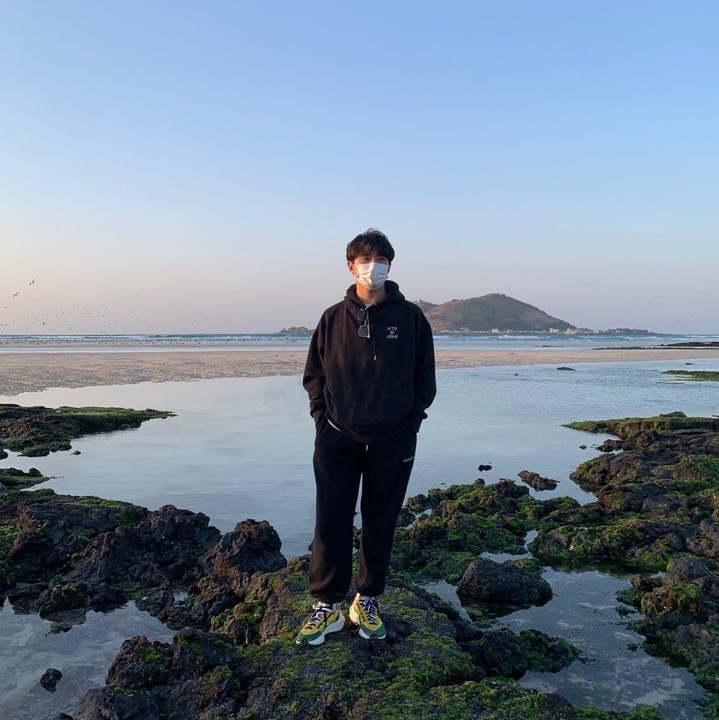 Nike x Sacai VaporWaffle Tour Yellow & Gorge Green Sail 착용 스타일