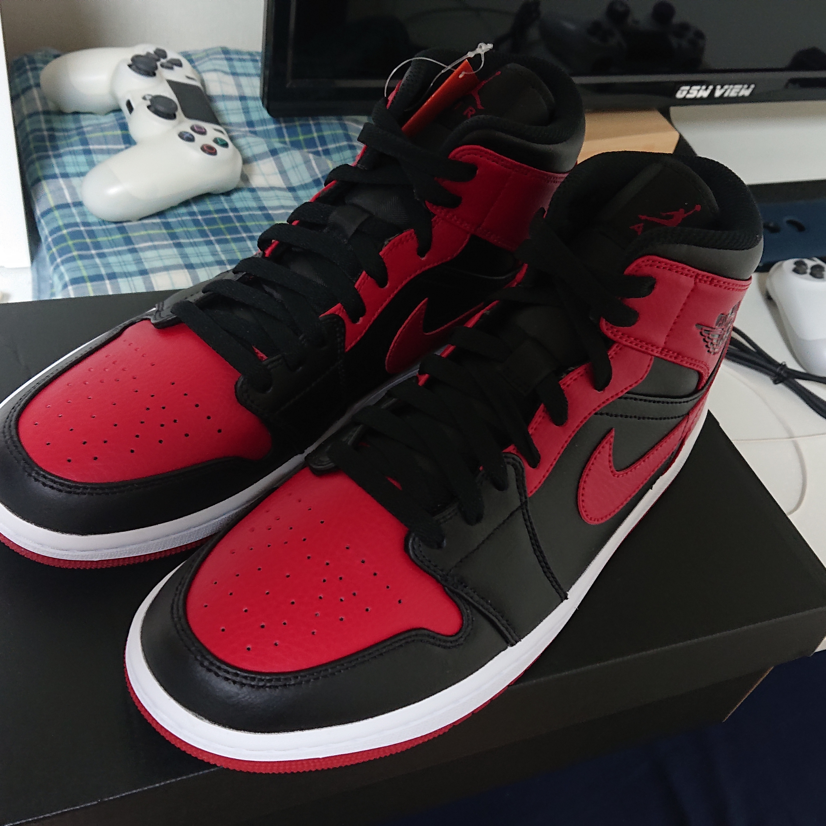 Jordan 1 Mid Bred Banned 2020 착용 스타일 - 1