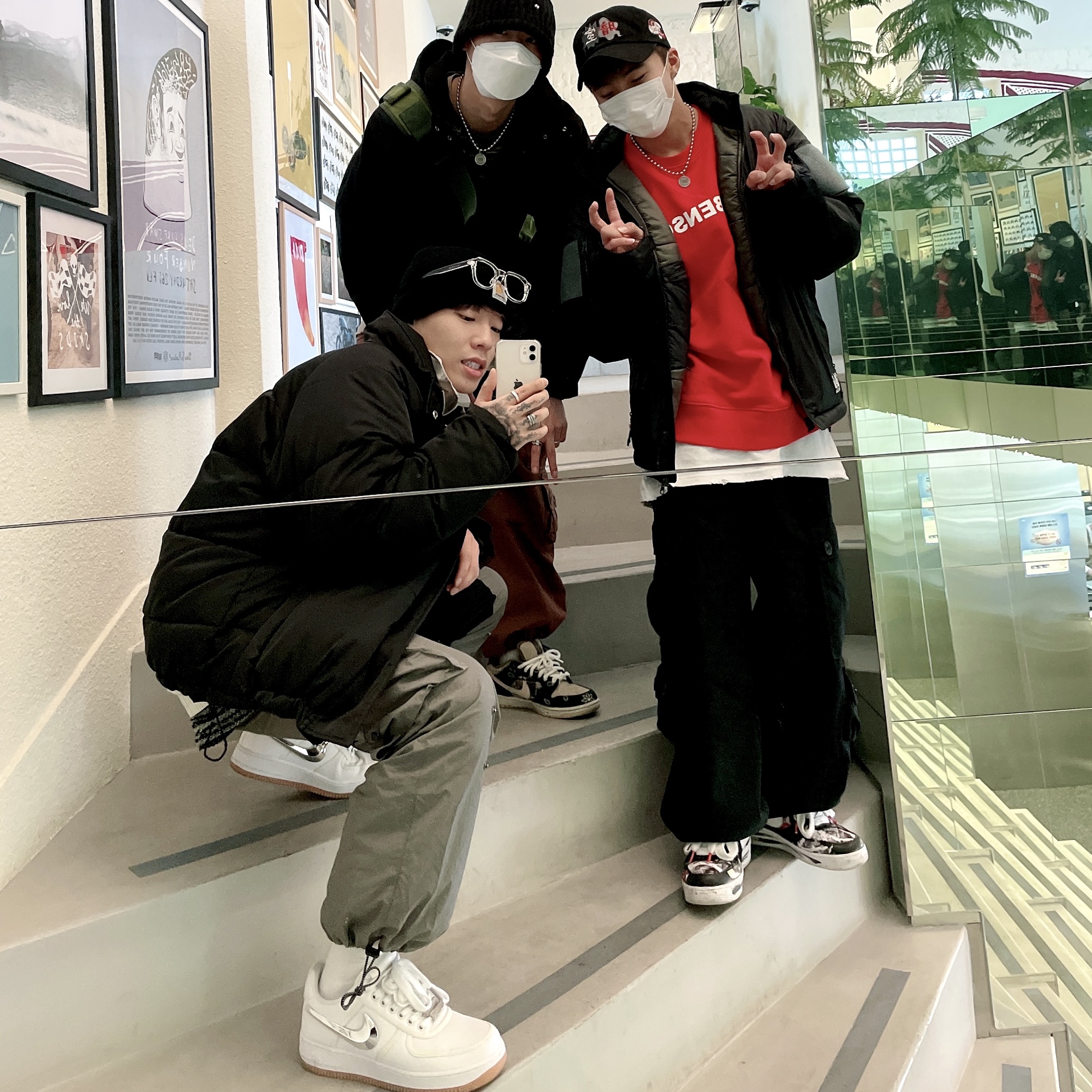 Nike x Peaceminusone Air Force 1 Low Para-Noise, Nike x Travis Scott SB Dunk Low 착용 스타일