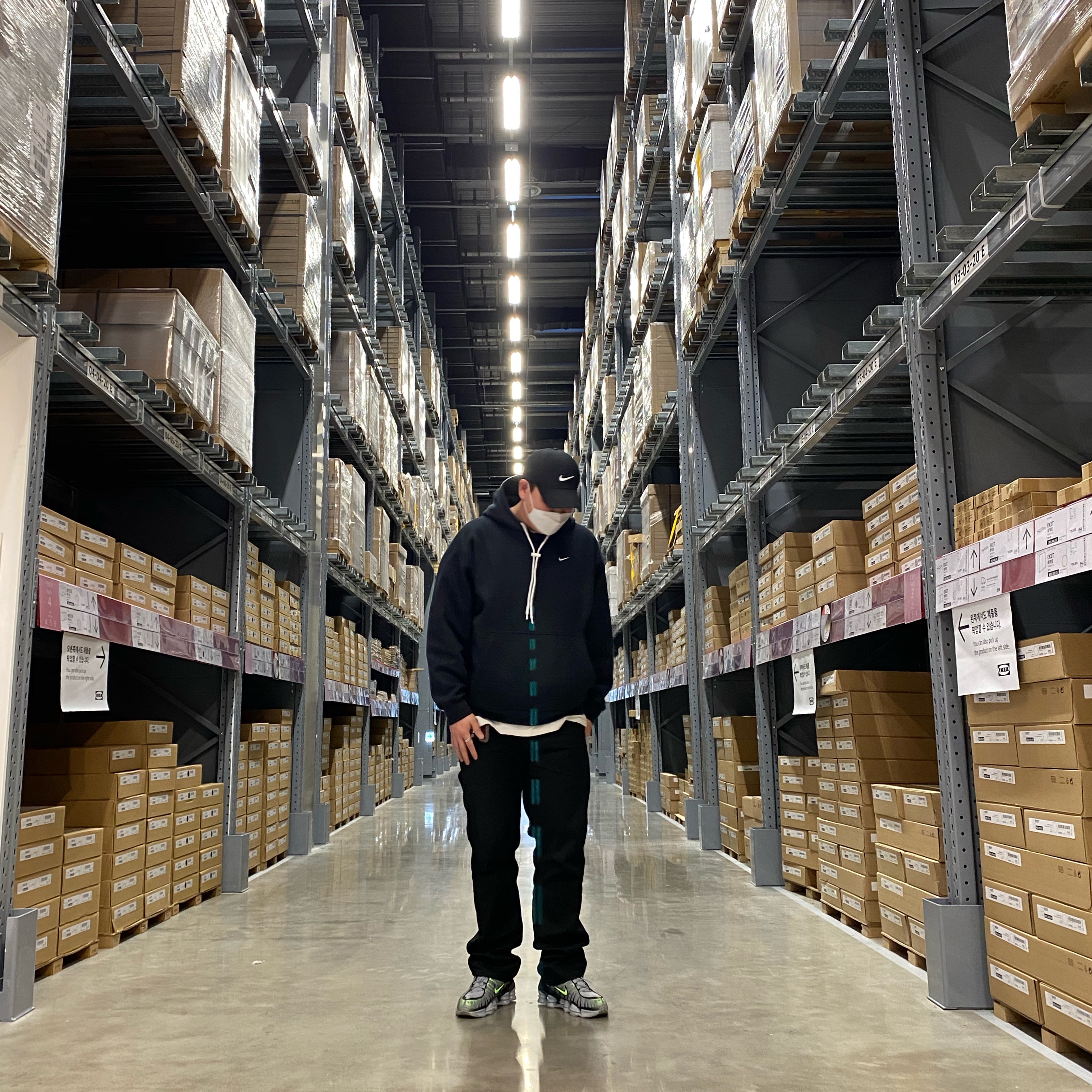 Nike M NRG Hoodie Black, Nike Shox TL Black Metallic Hematite 착용 스타일