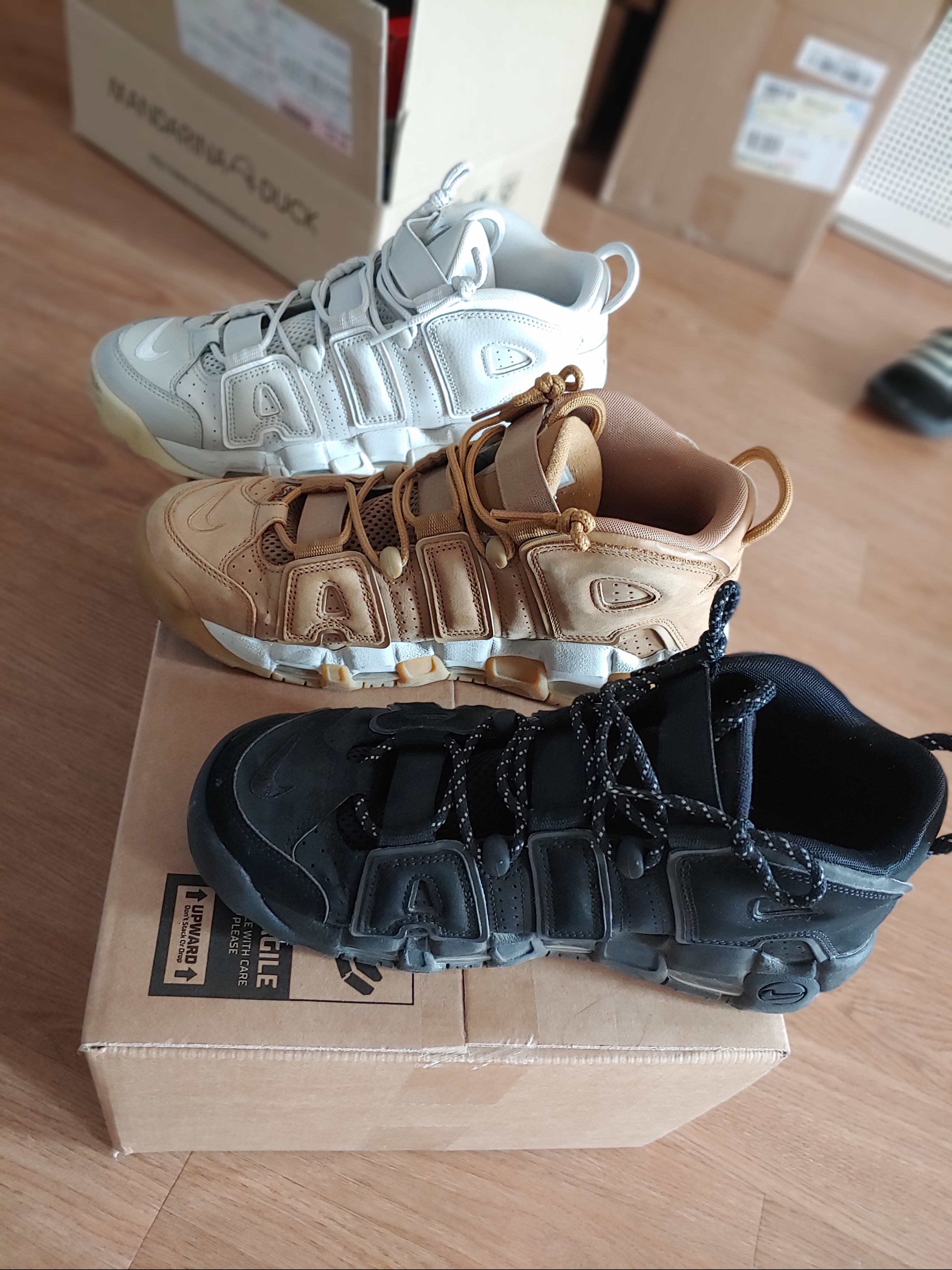 Nike Air More Uptempo Black Reflective 2017/2018, Nike Air More Uptempo Flax 착용 스타일 - 1