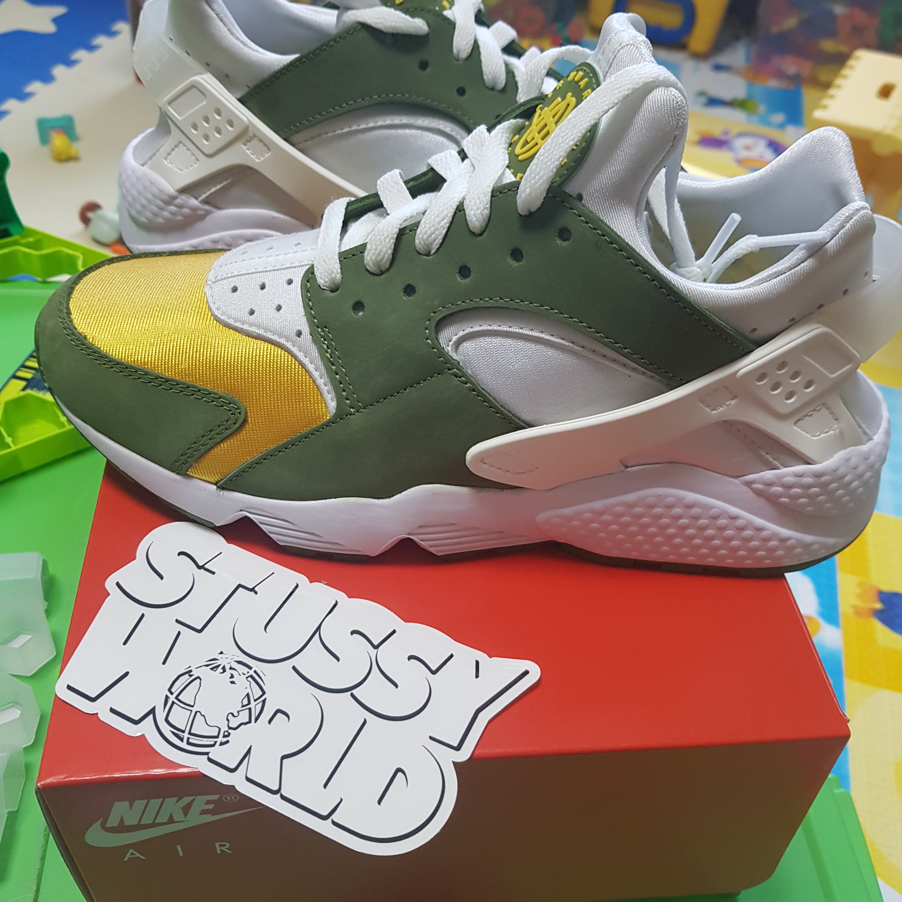 Nike x Stussy Air Huarache LE Dark Olive 착용 스타일 - 1