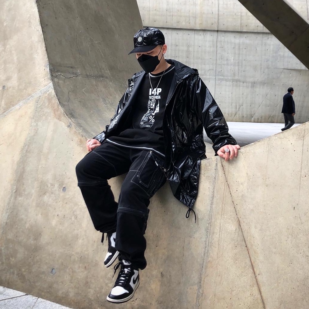 Jordan 1 Retro High OG Black White 2014 착용 스타일 - 1