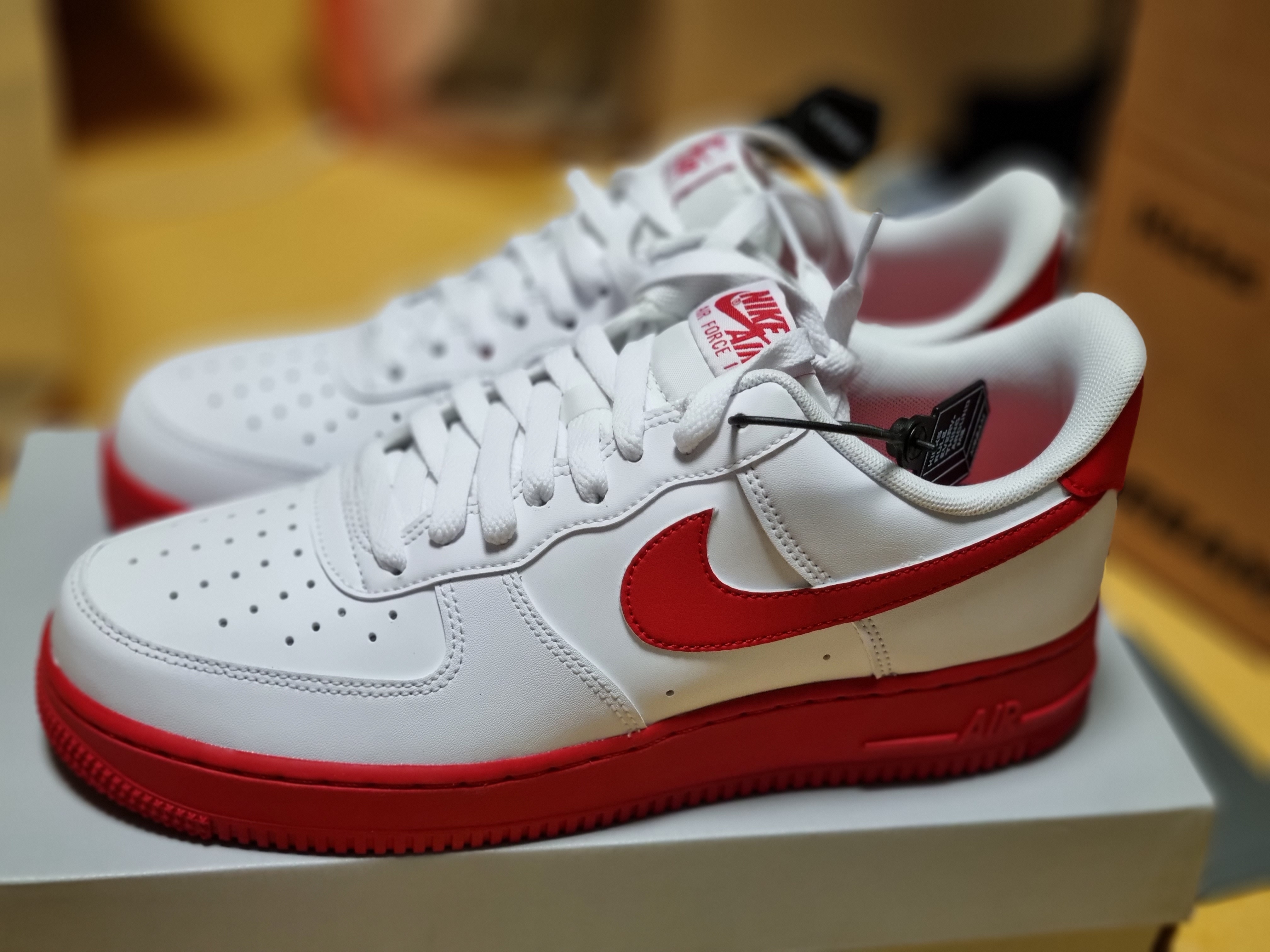 Nike Air Force 1 Low White Red Midsole 착용 스타일