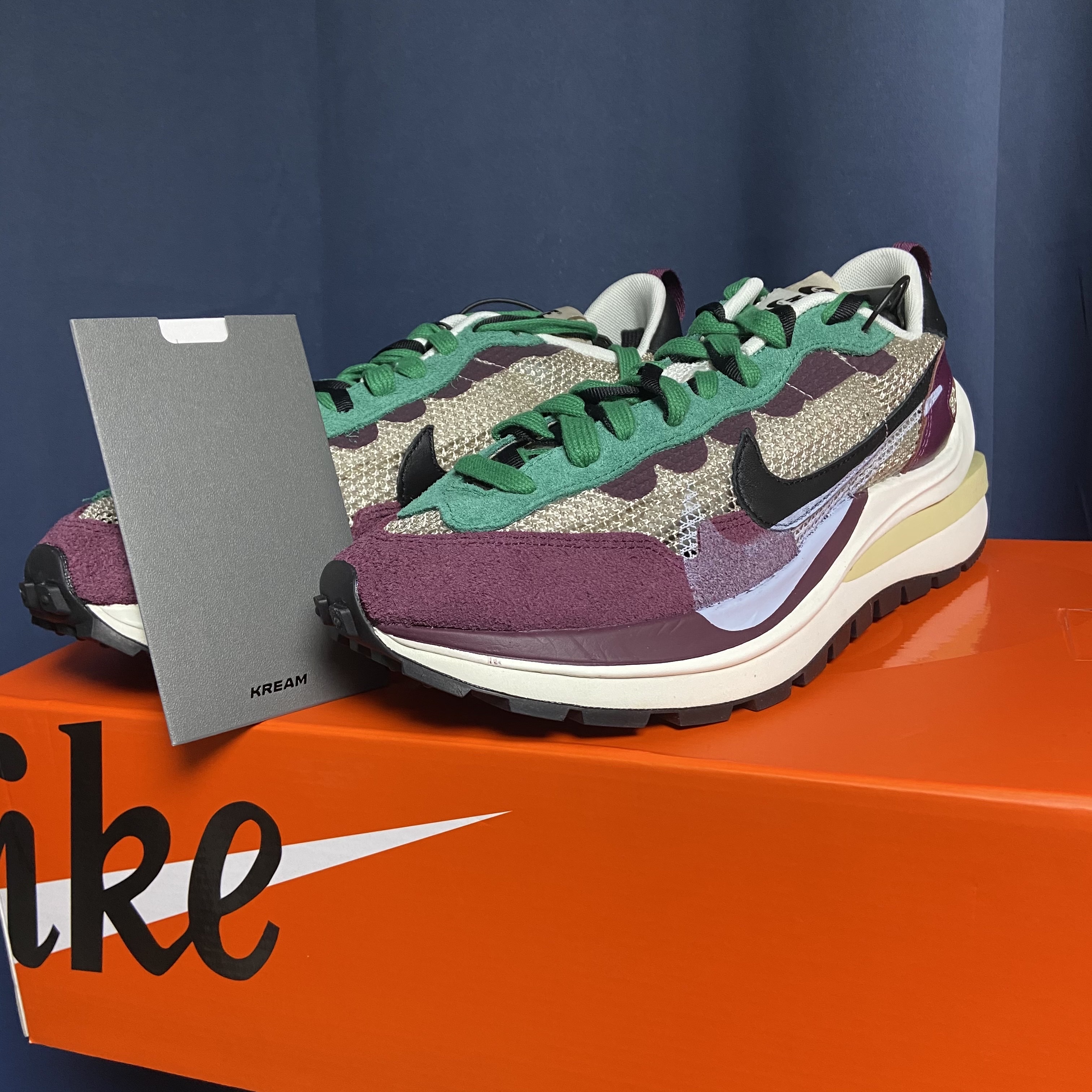 Nike x Sacai VaporWaffle String & Black Villain Red 착용 스타일