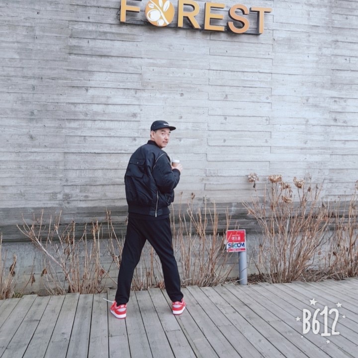 Nike x Off-White Dunk Low University Red 착용 스타일 - 3