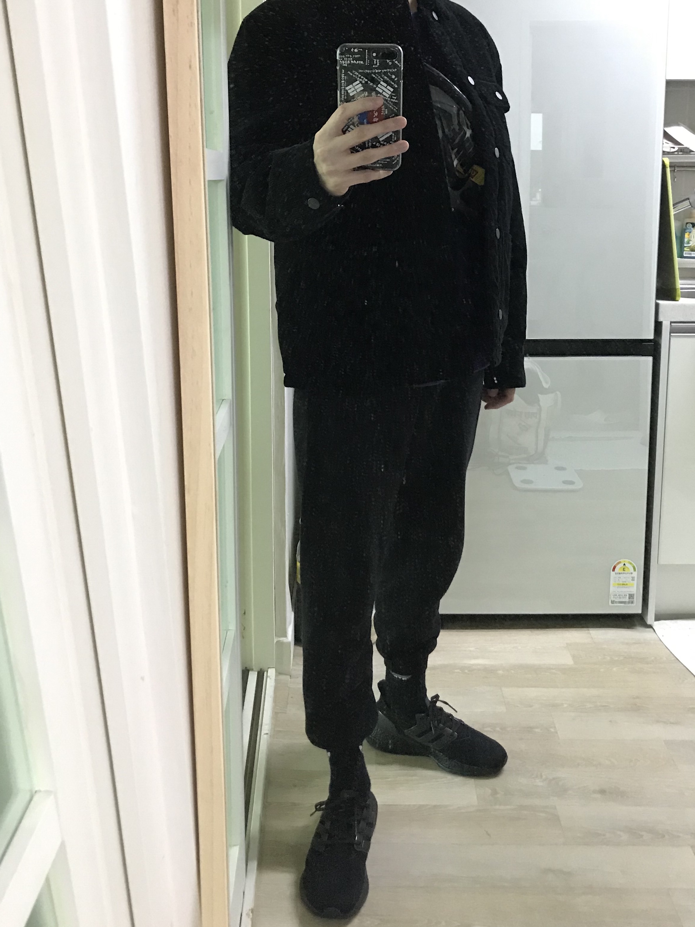 Adidas Ultraboost 21 Triple Black 착용 스타일