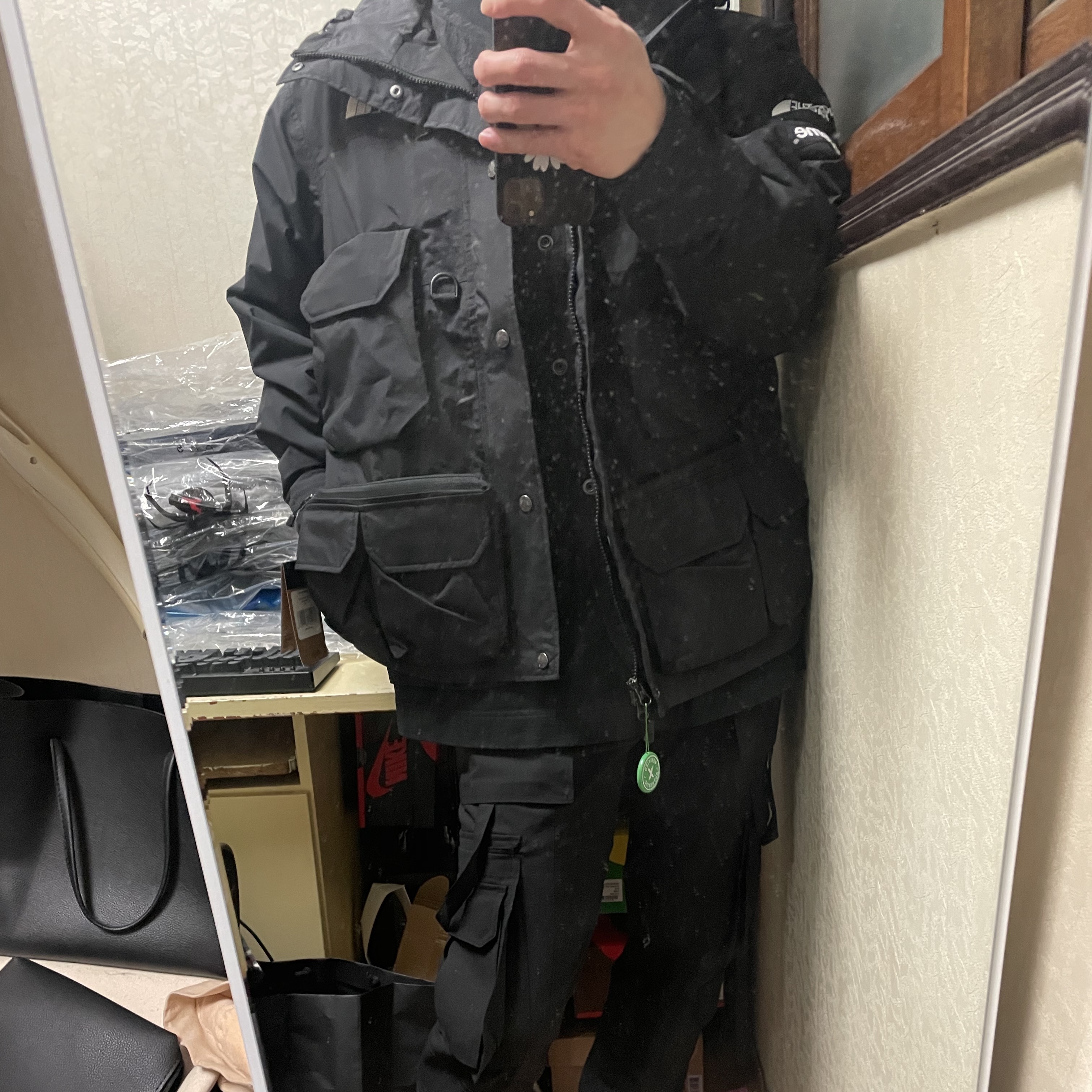 Supreme x The North Face Cargo Jacket Black - 20SS 착용 스타일 - 2