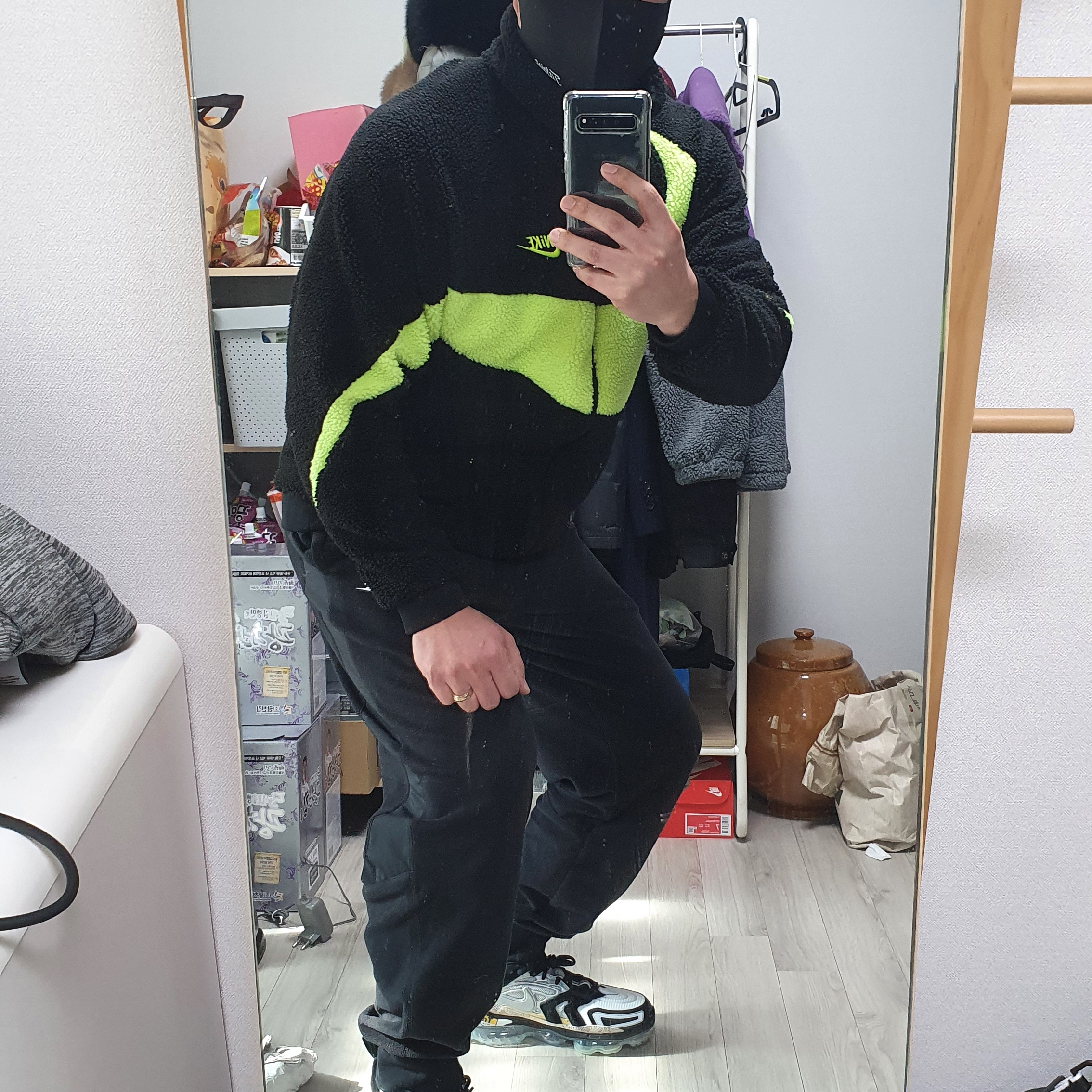 Nike Big Swoosh Full Zip Jacket Black Volt, Nike Air VaporMax EVO NRG Collecter's Closet 착용 스타일