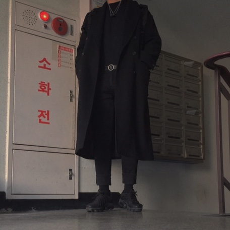 Nike Air VaporMax Plus Triple Black 착용 스타일