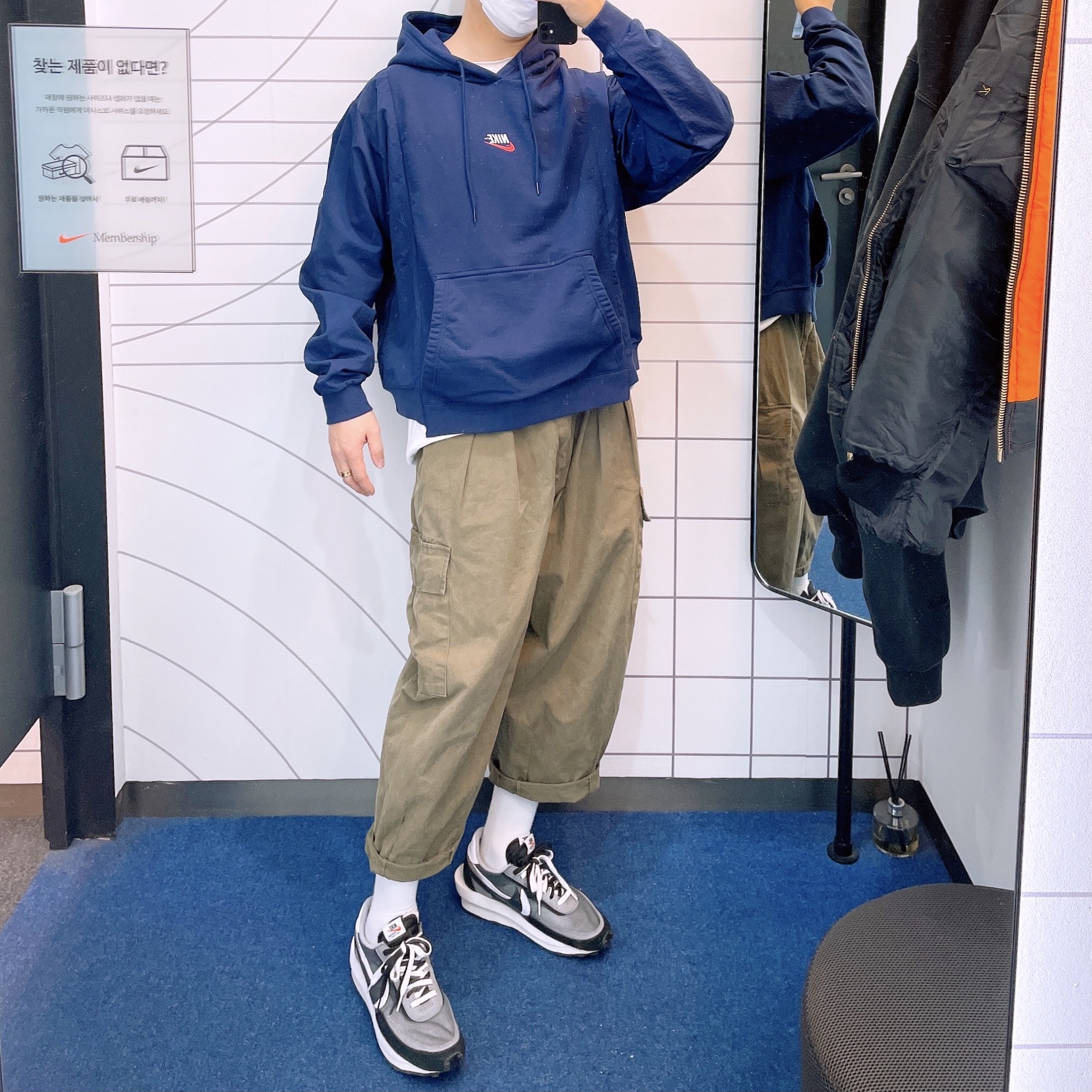 Nike x Sacai LDWaffle Black 착용 스타일 - 1