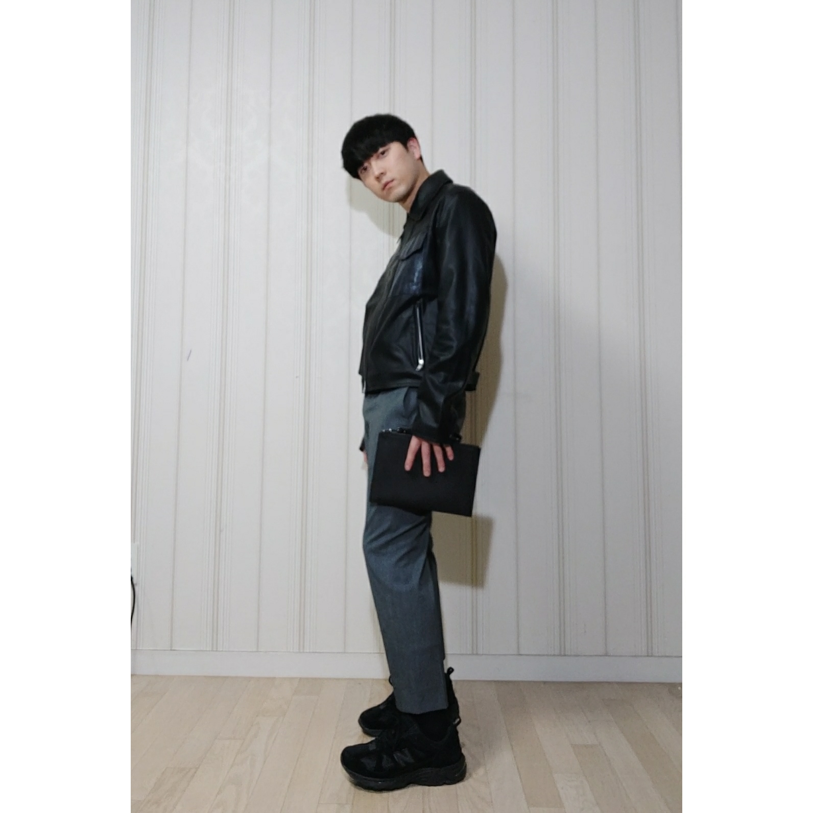 New Balance 878 Triple Black 착용 스타일 - 2