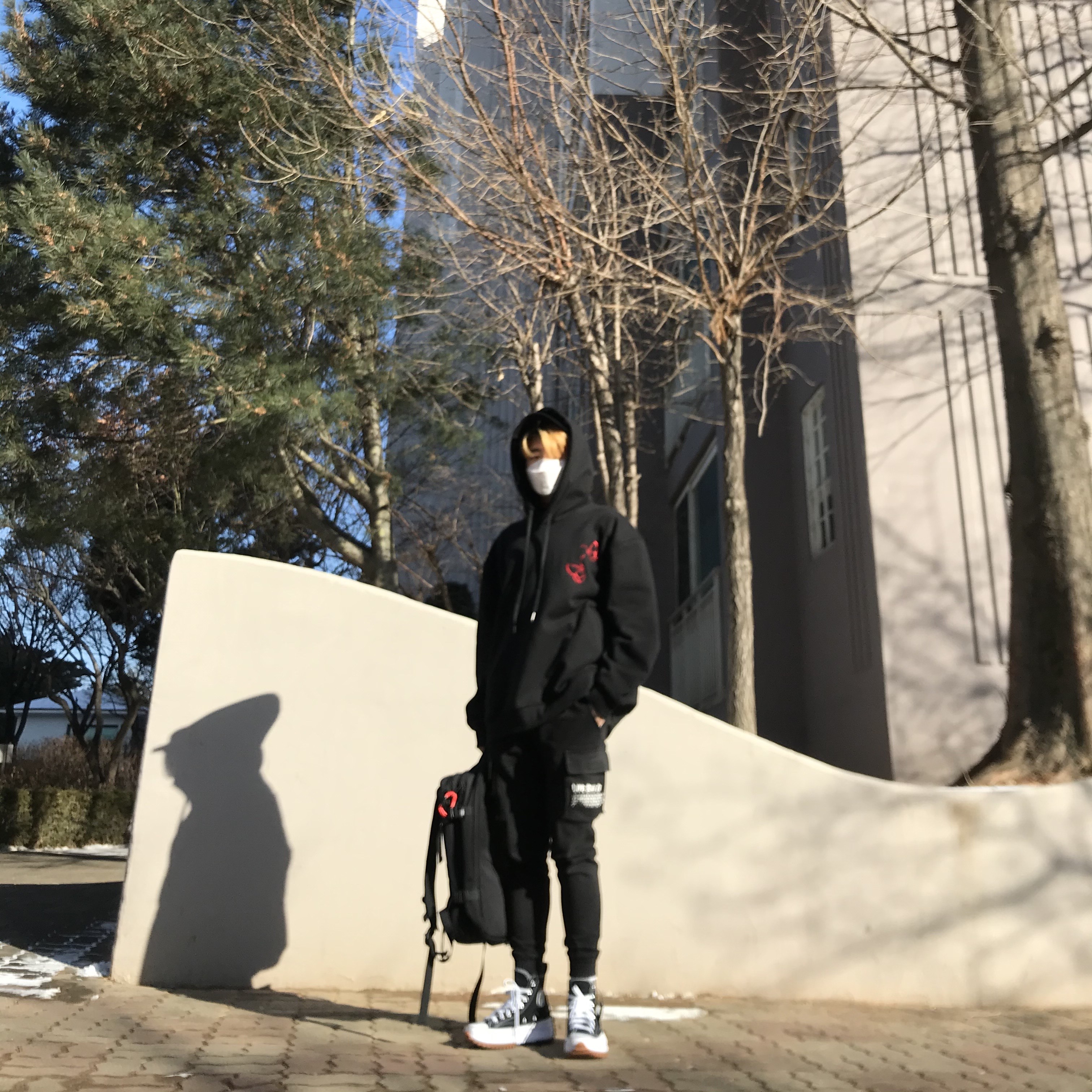 Converse Run Star Hike Hi Black White Gum 착용 스타일 - 1