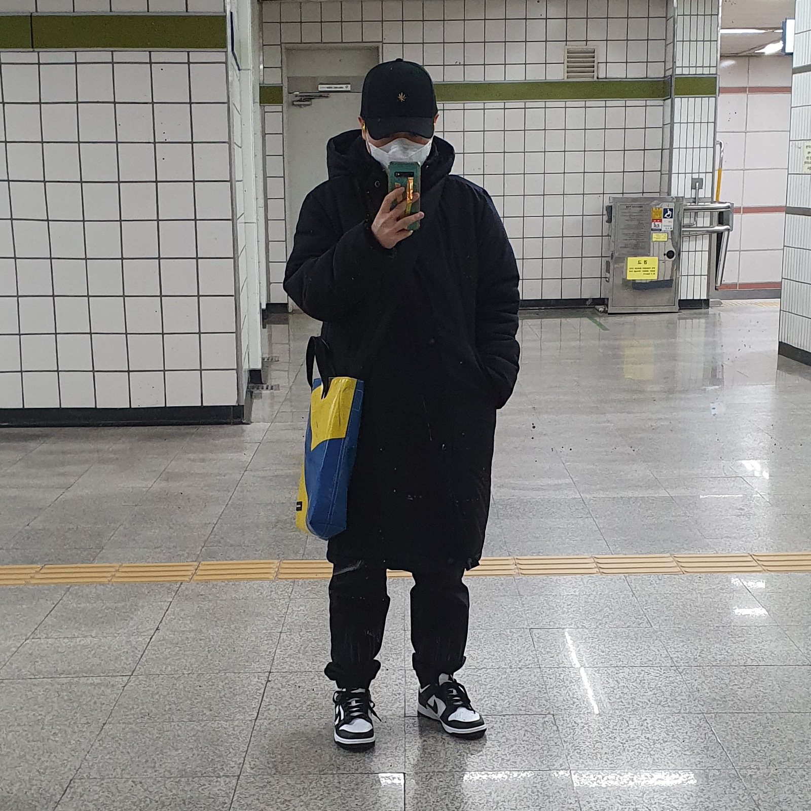Nike Dunk Low Retro Black 착용 스타일
