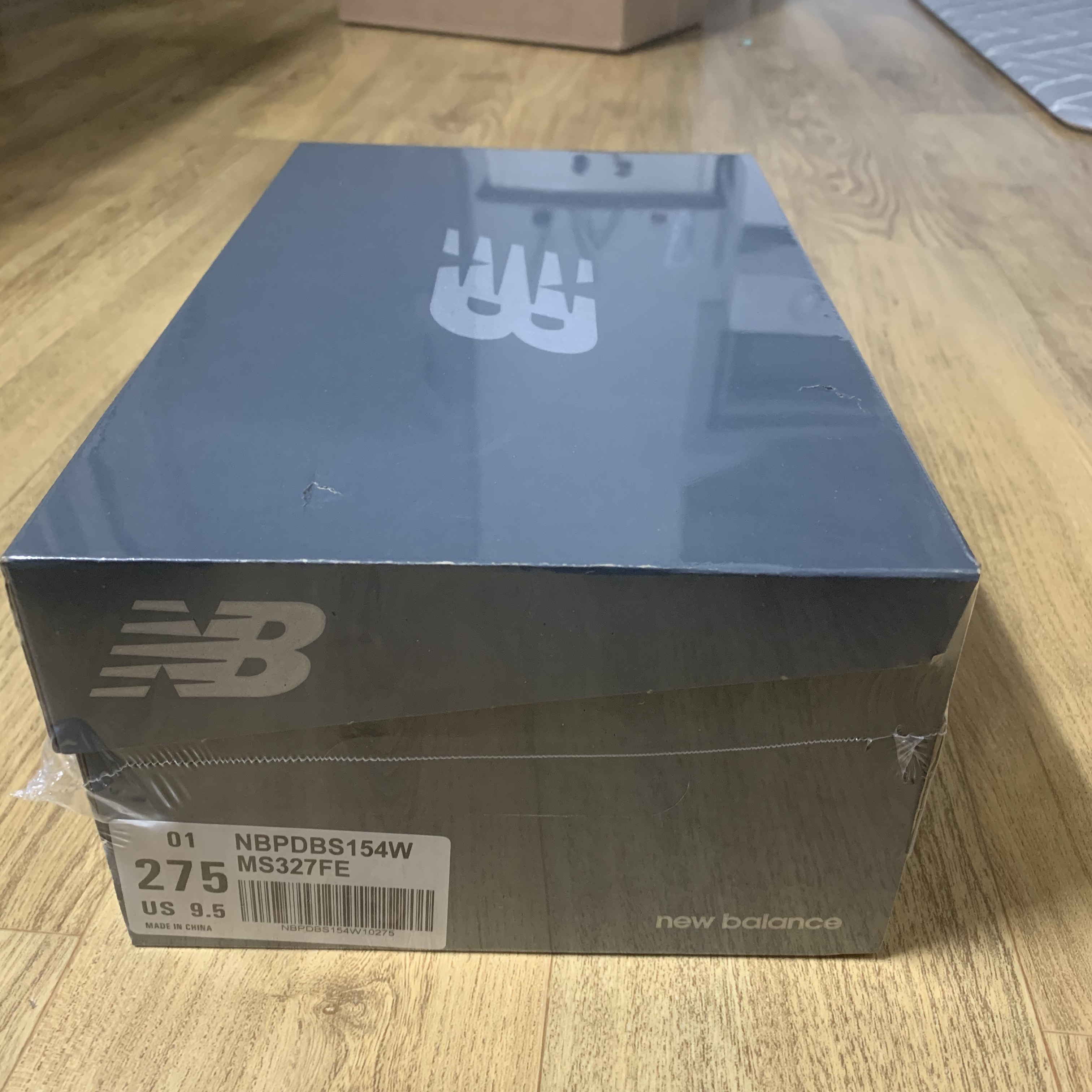 New Balance 327 White Black 착용 스타일