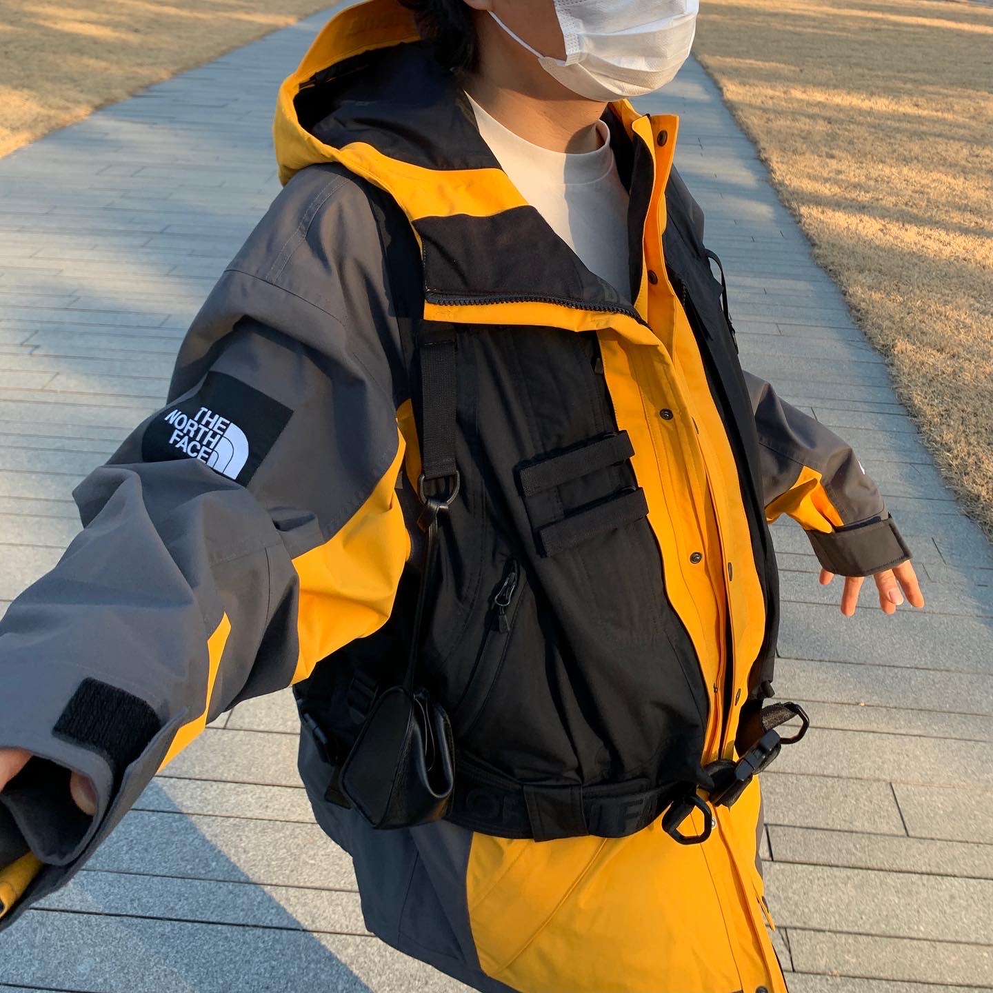 Supreme x The North Face RTG Jacket + Vest Gold - 20SS 착용 스타일 - 1