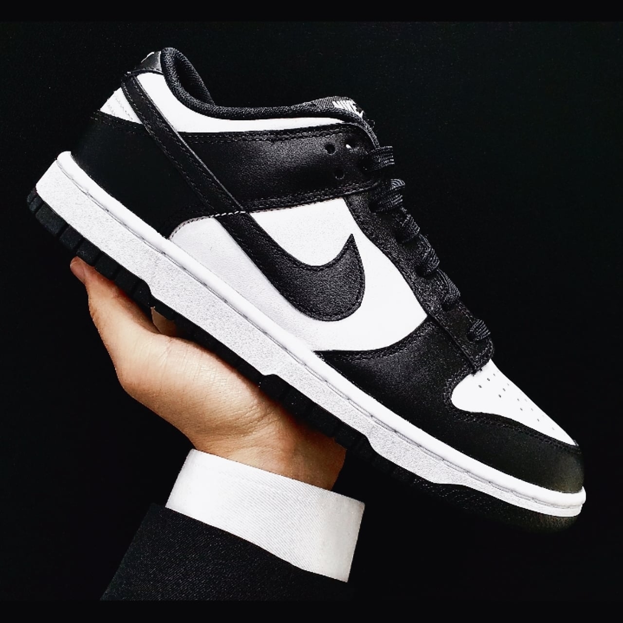 Nike Dunk Low Retro Black 착용 스타일