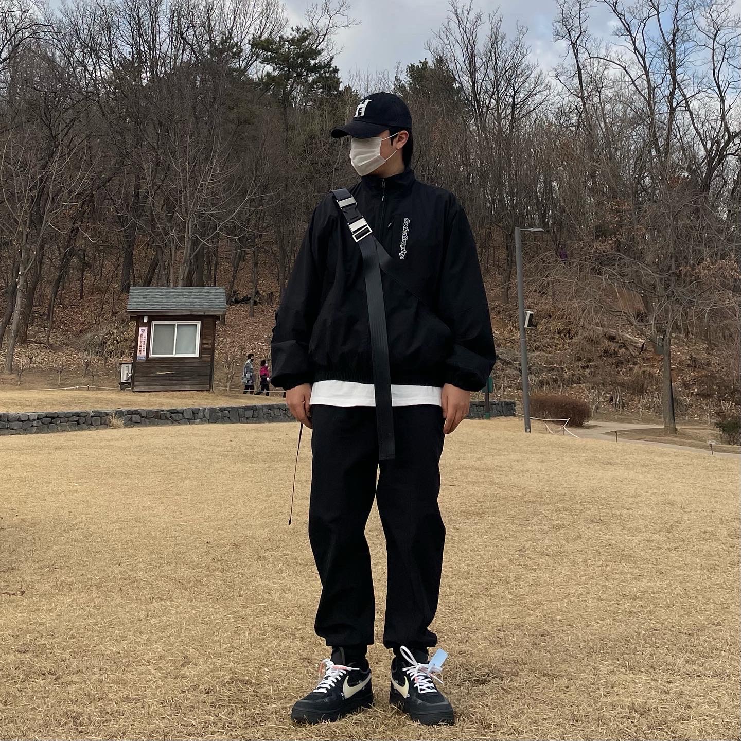 Nike x Off-White Air Force 1 Low Black White 착용 스타일