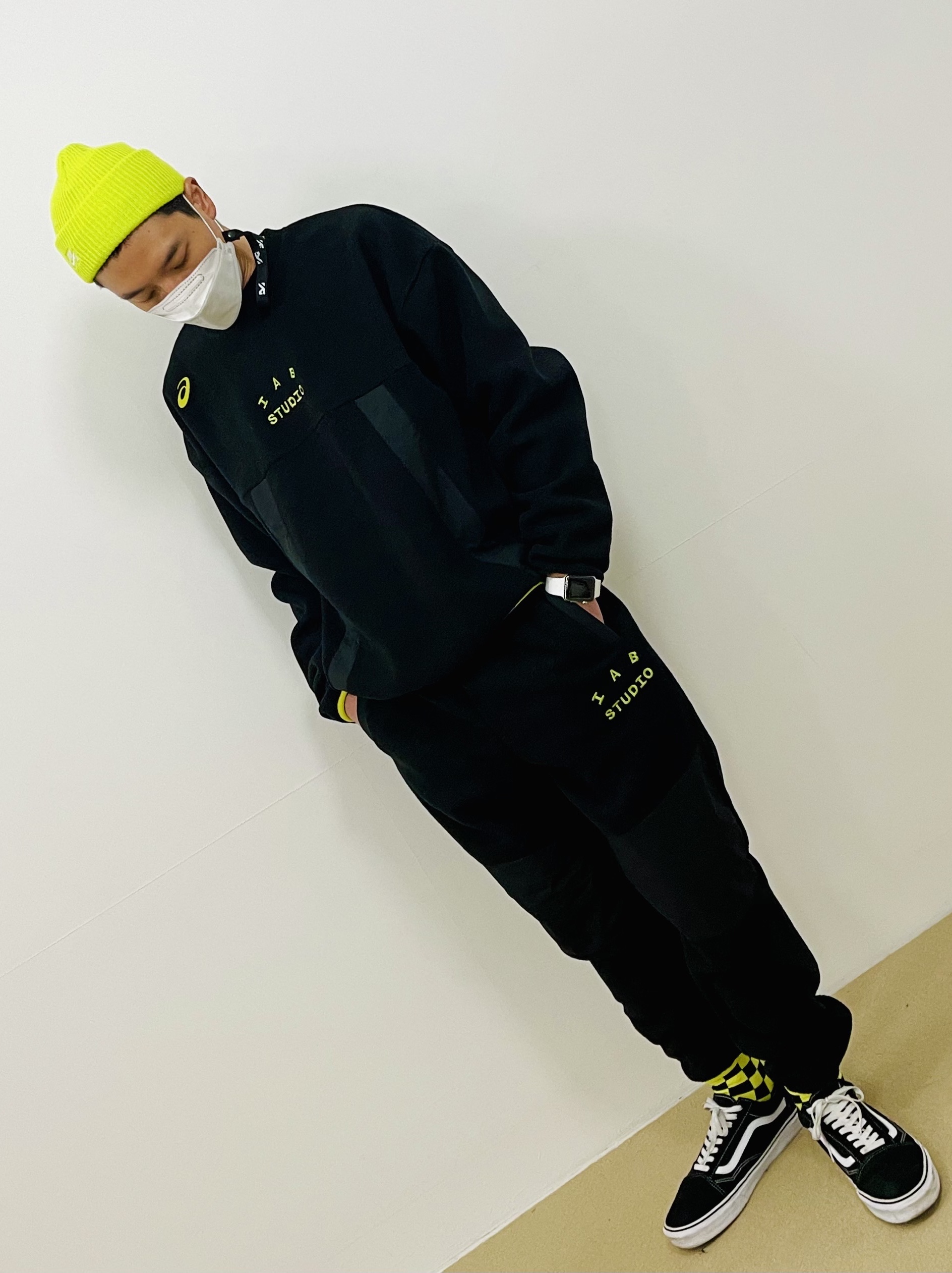 IAB Studio x Asics Fleece Shirt Black, IAB Studio x Asics Fleece Pants Black 착용 스타일 - 3