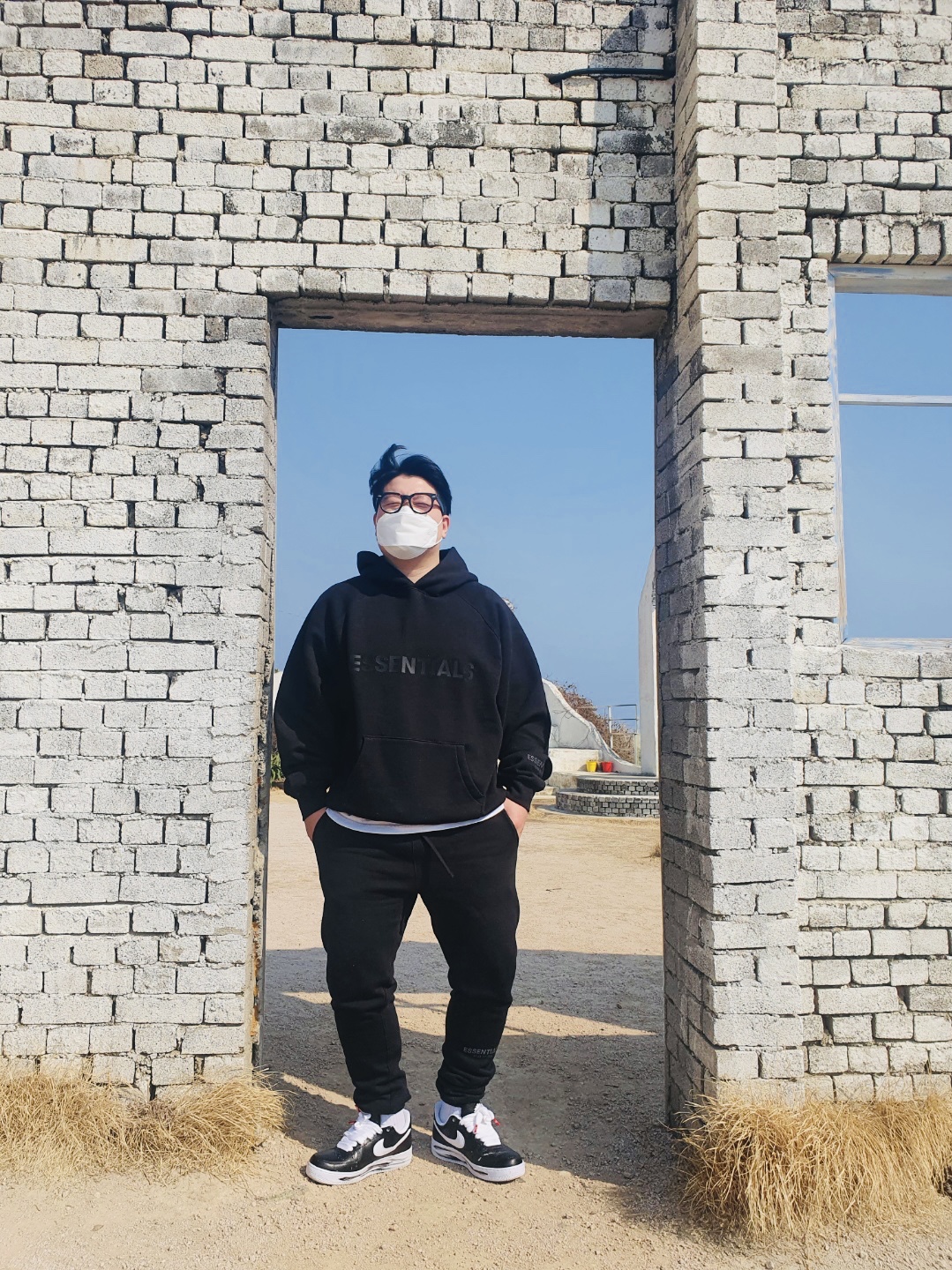 Essentials 3D Silicon Applique Pullover Hoodie Dark Slate/Black 2020, Essentials Sweatpants Dark Slate/Black 2020 착용 스타일