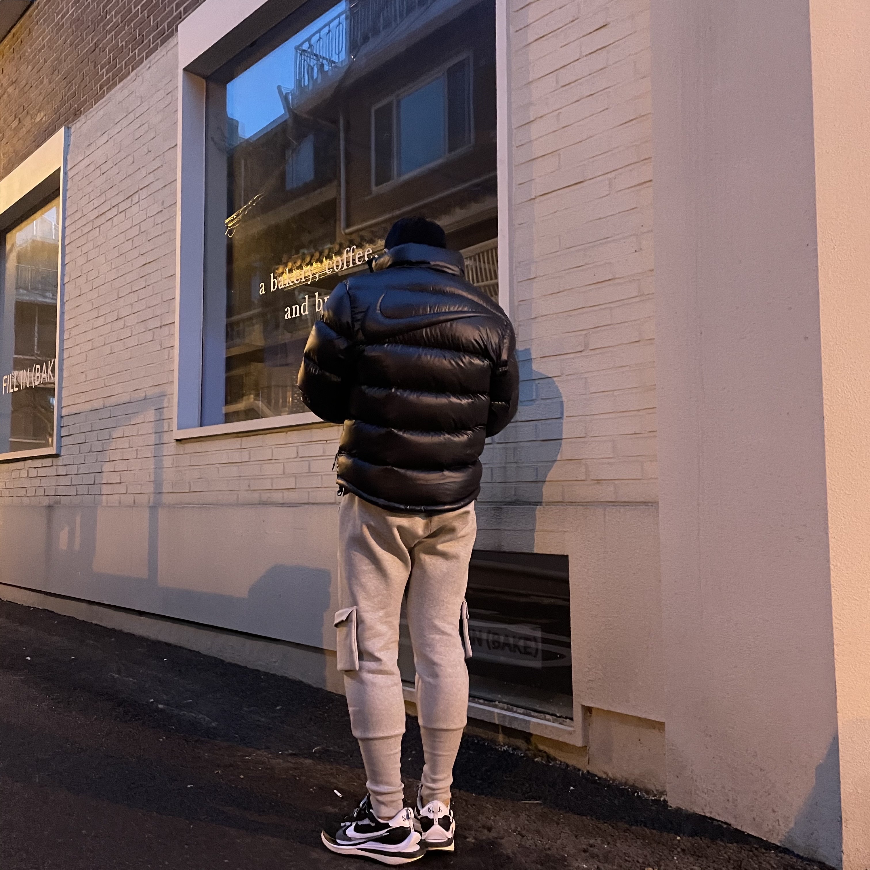 Nike x Sacai VaporWaffle Black White, Nike x Drake Nocta Puffer Jacket Black - US/EU 착용 스타일