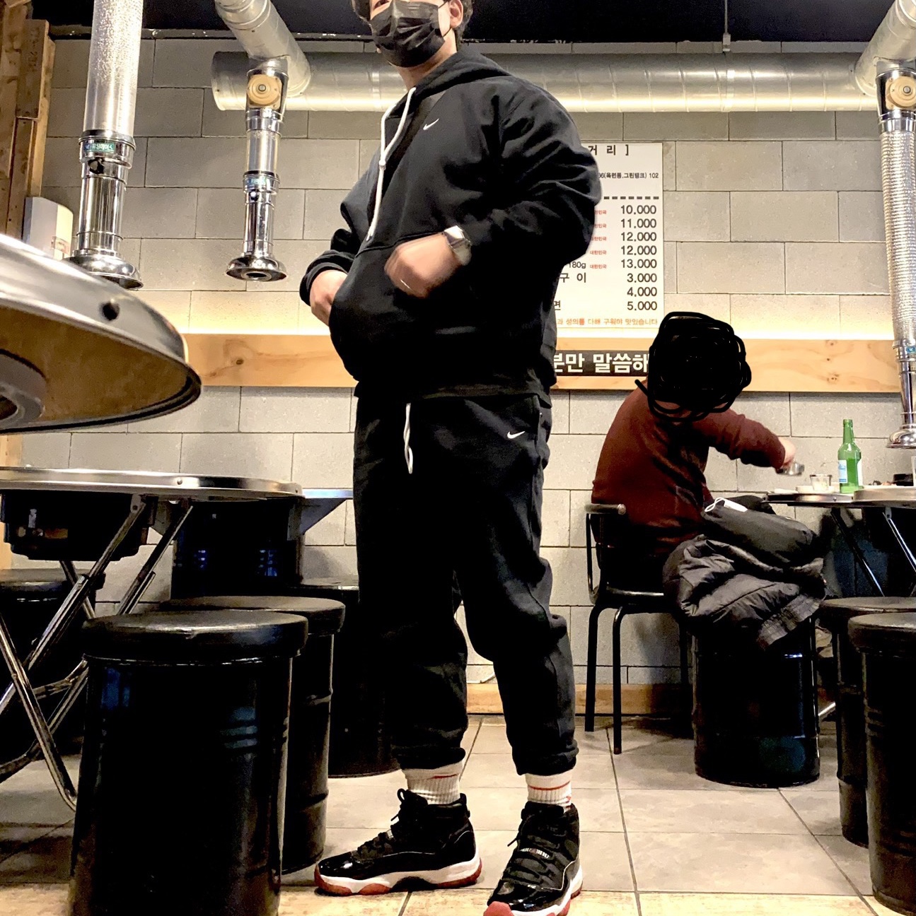 Jordan 11 Retro Bred 2019, Nike M NRG Hoodie Black 착용 스타일