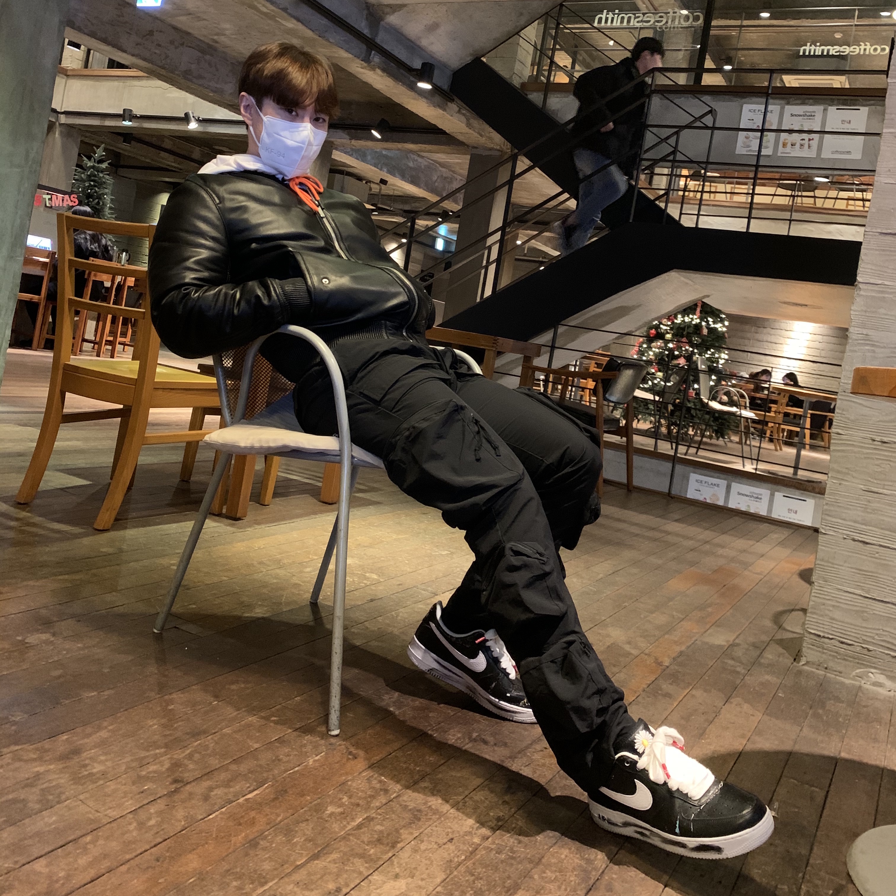 Nike x Peaceminusone Air Force 1 Low Para-Noise 착용 스타일