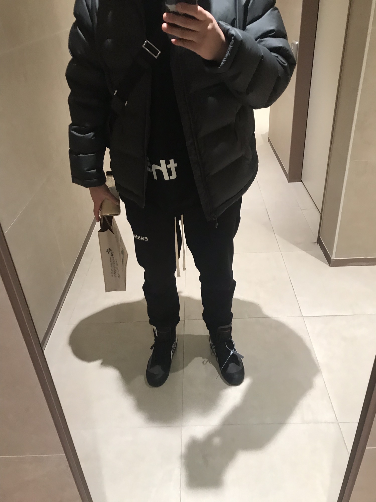 Nike x Off-White Blazer Mid Grim Reaper Black 착용 스타일